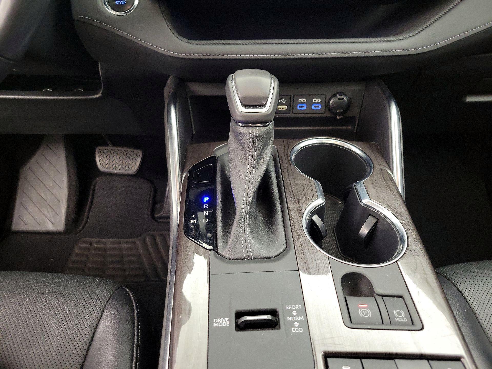 Thumbnail: 2022 Toyota Highlander - 18
