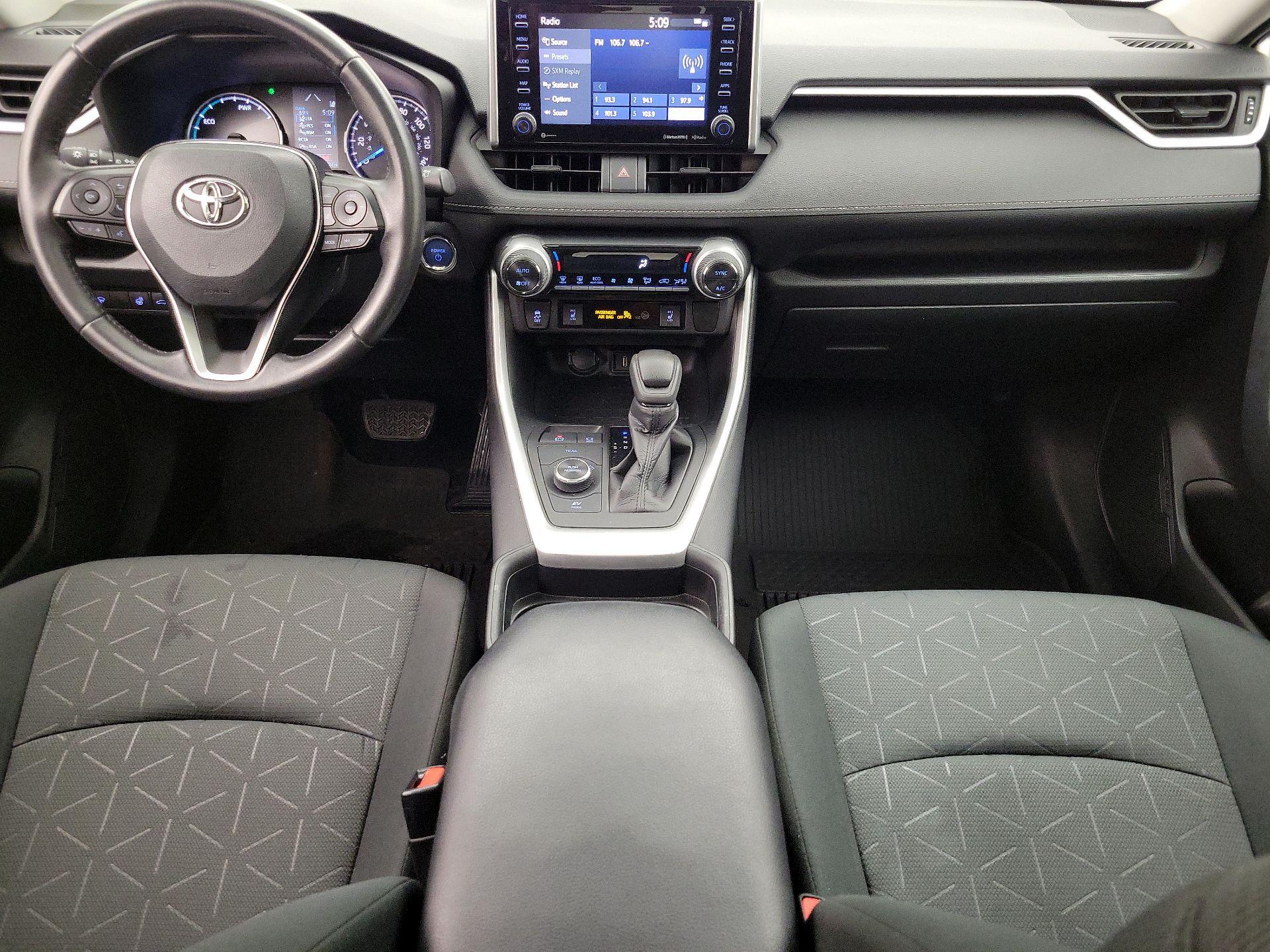 Thumbnail: 2021 Toyota RAV4 - 9