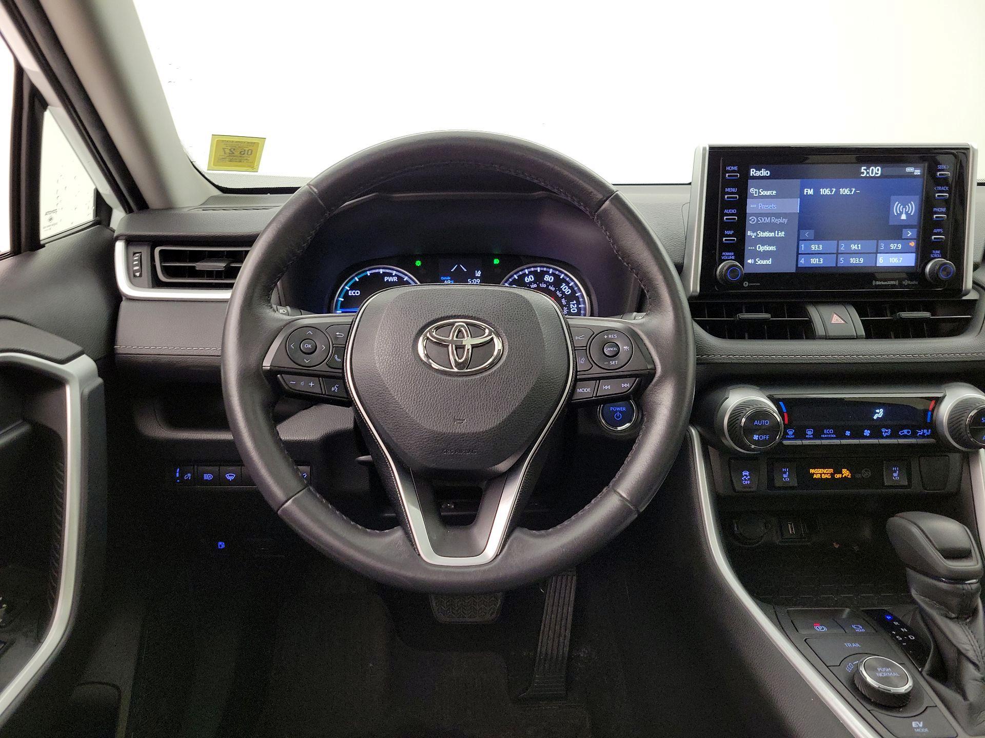 Thumbnail: 2021 Toyota RAV4 - 10