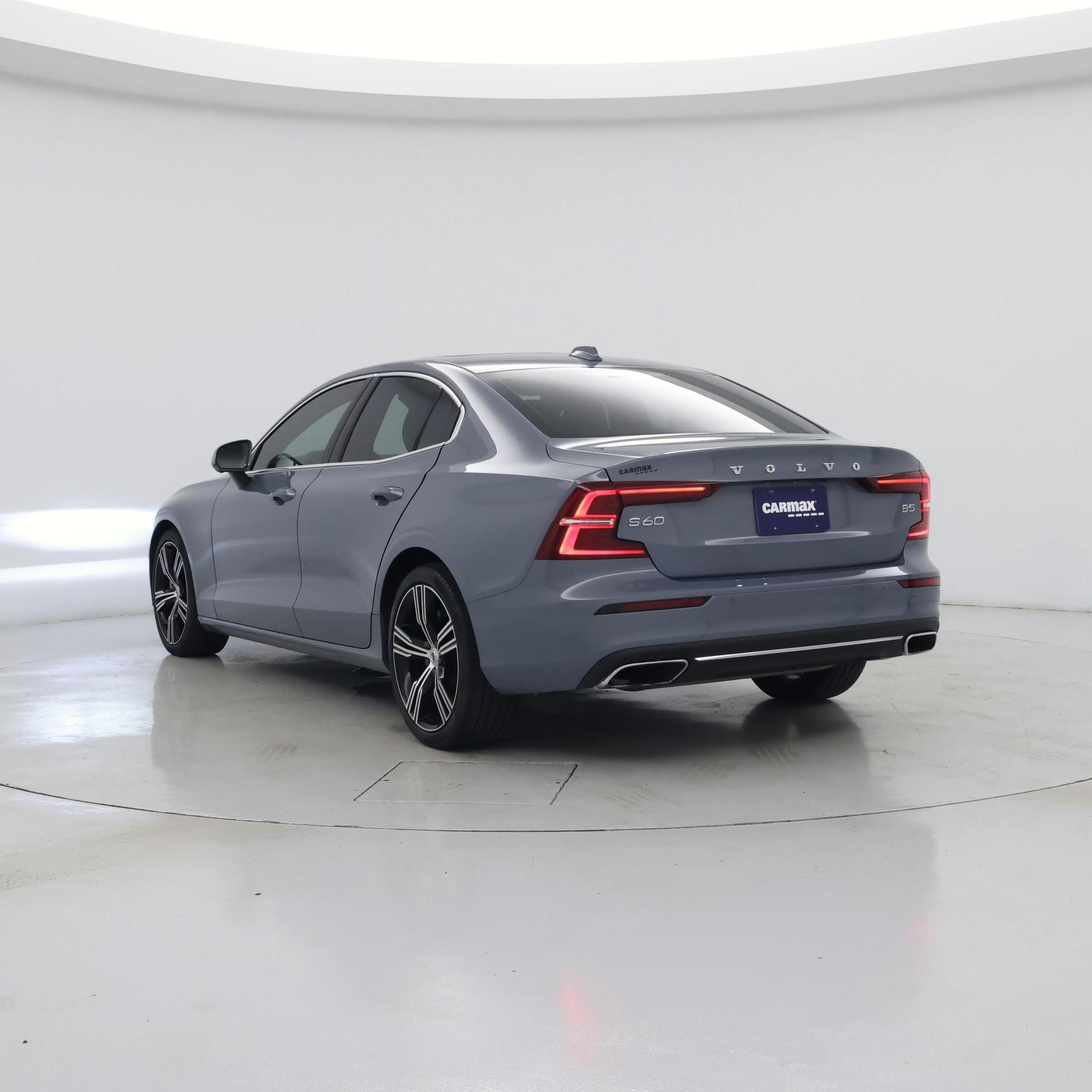 Thumbnail: 2022 Volvo S60 - 2