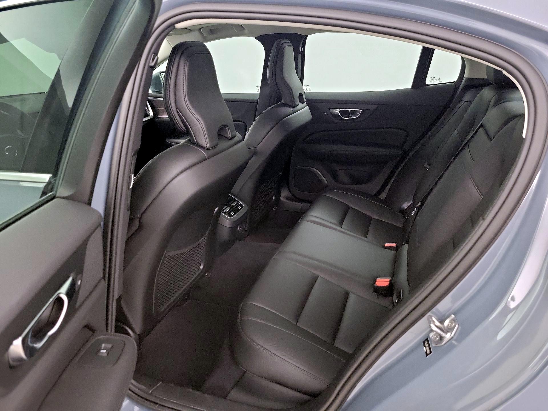 Thumbnail: 2022 Volvo S60 - 20