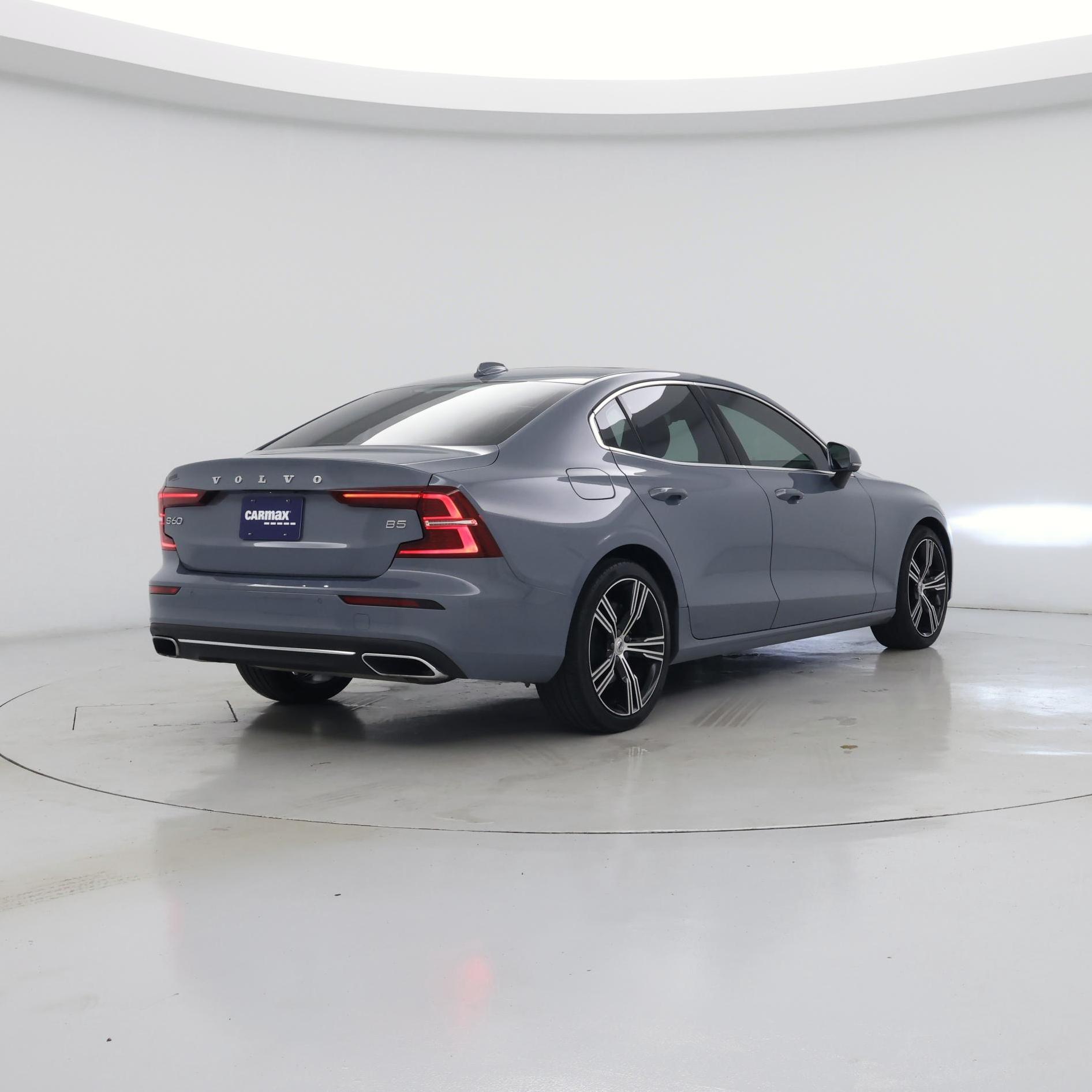 Thumbnail: 2022 Volvo S60 - 8