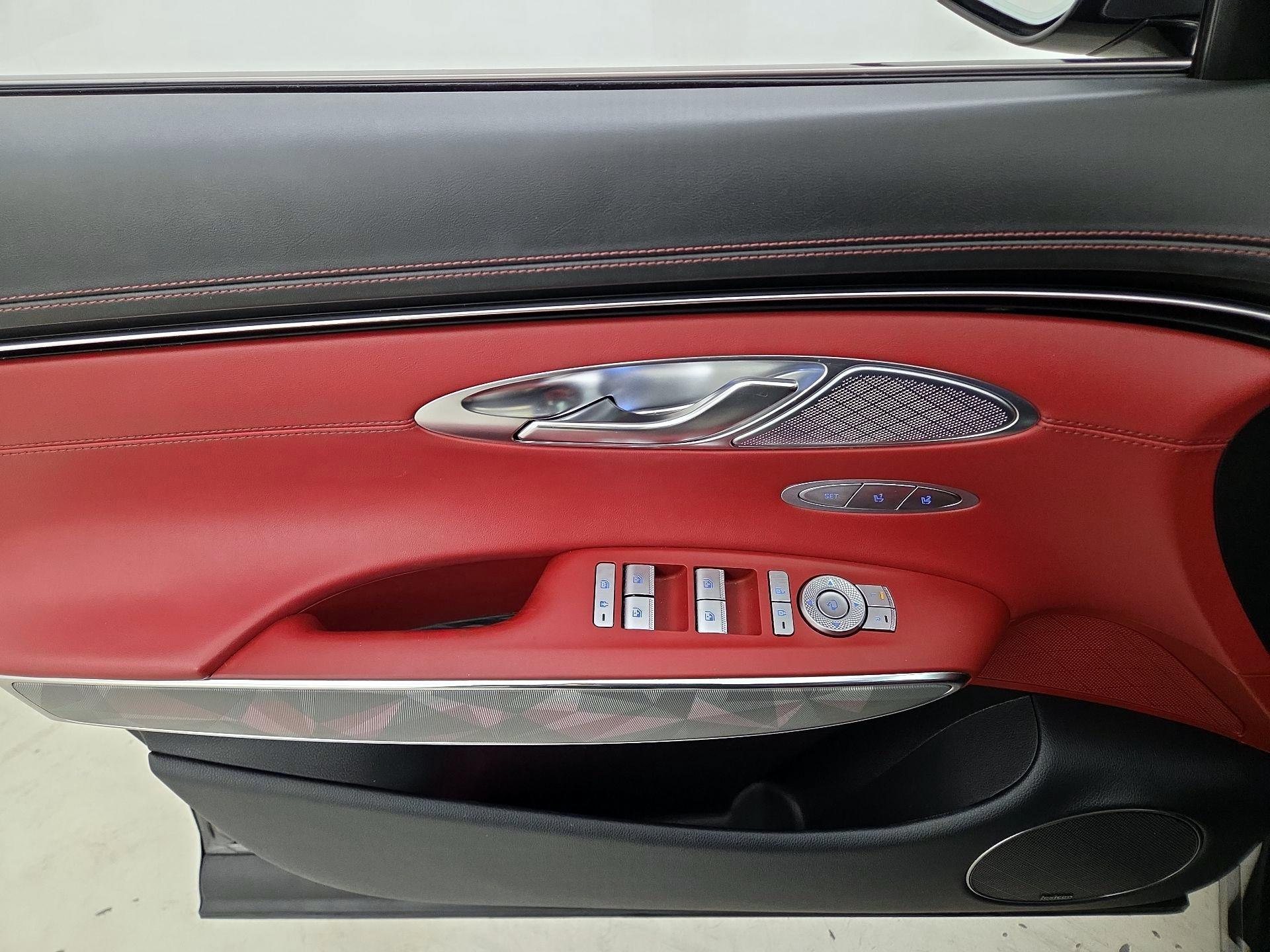 Thumbnail: 2022 Genesis GV70 - 12