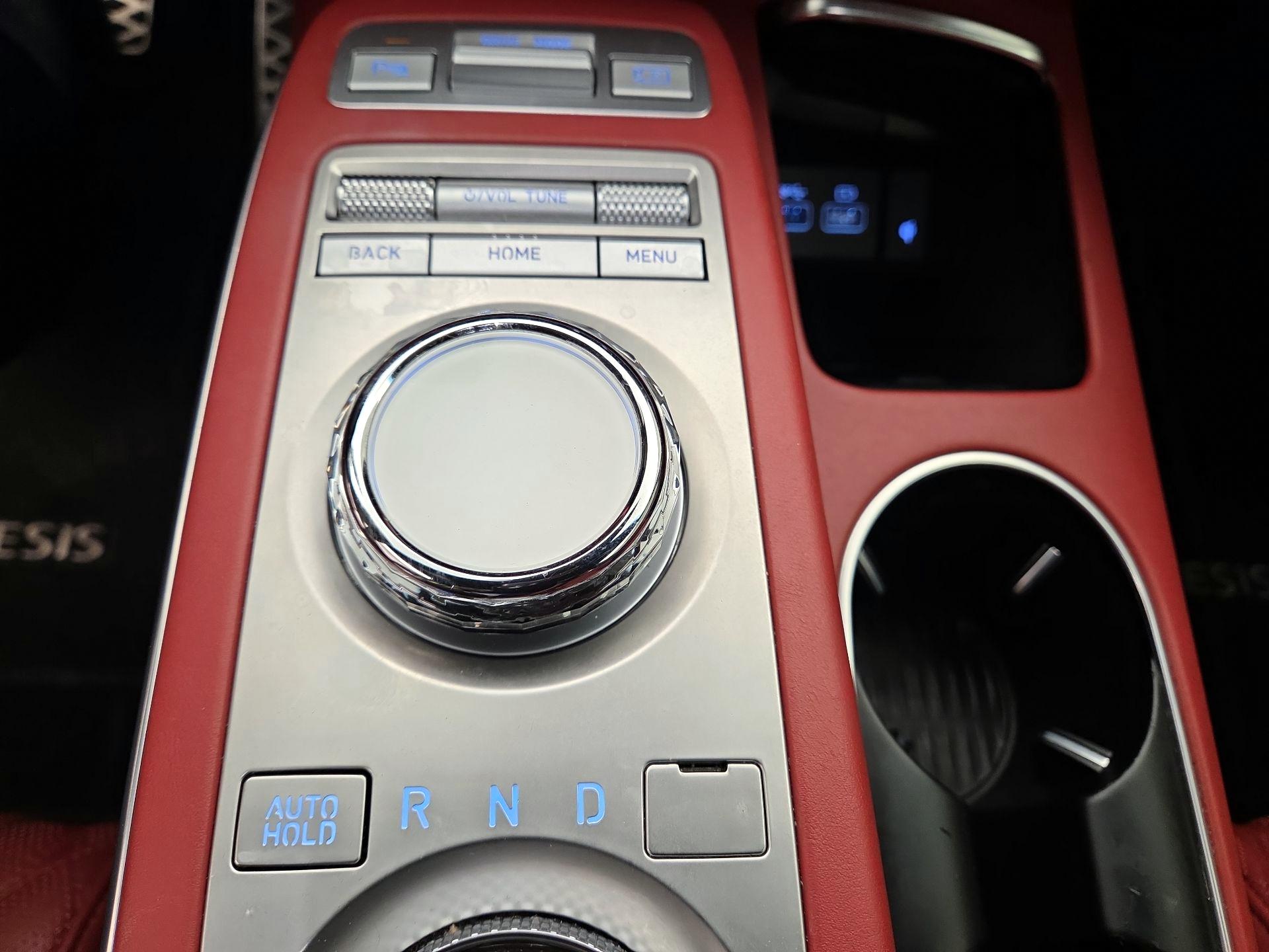 Thumbnail: 2022 Genesis GV70 - 18