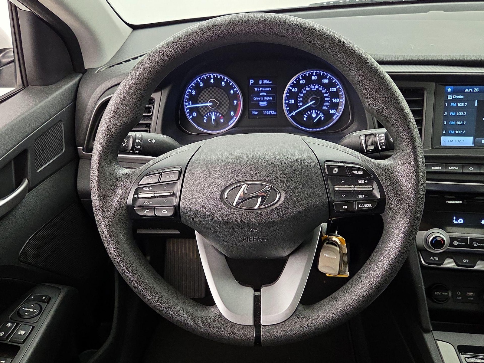 2020 Hyundai Elantra SEL - Photo 11