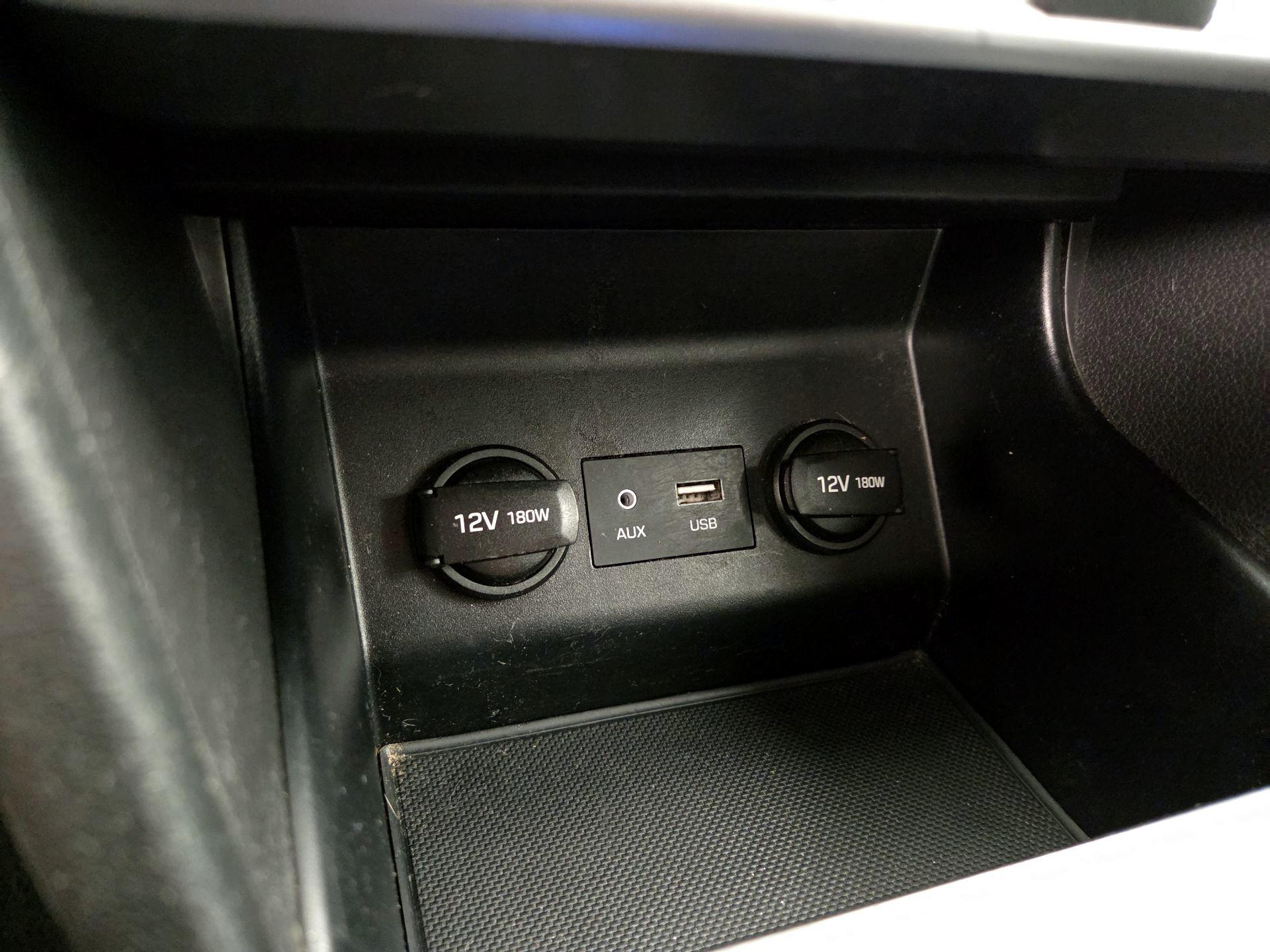 Thumbnail: 2020 Hyundai Elantra - 18