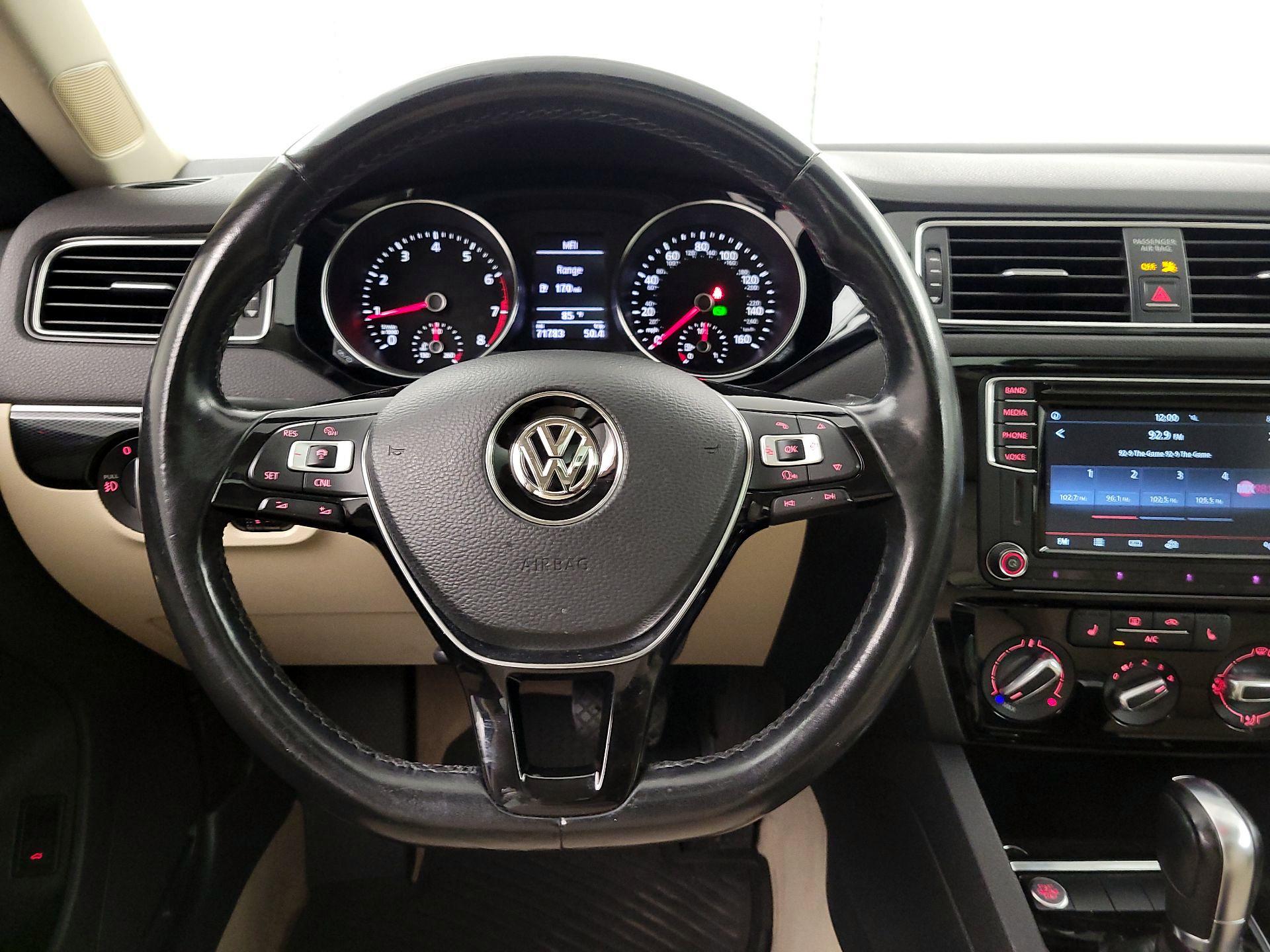 Thumbnail: 2016 Volkswagen Jetta - 10