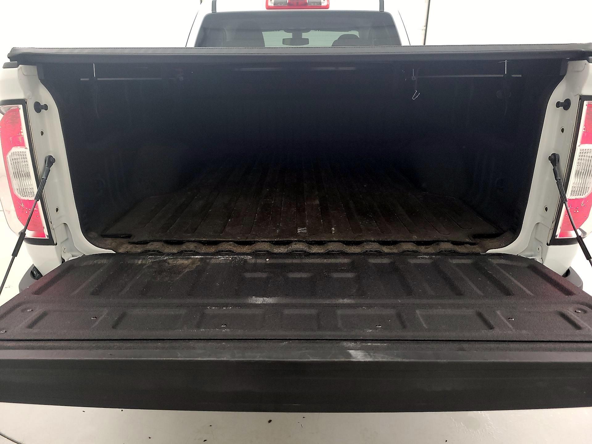 Thumbnail: 2018 GMC Canyon - 19