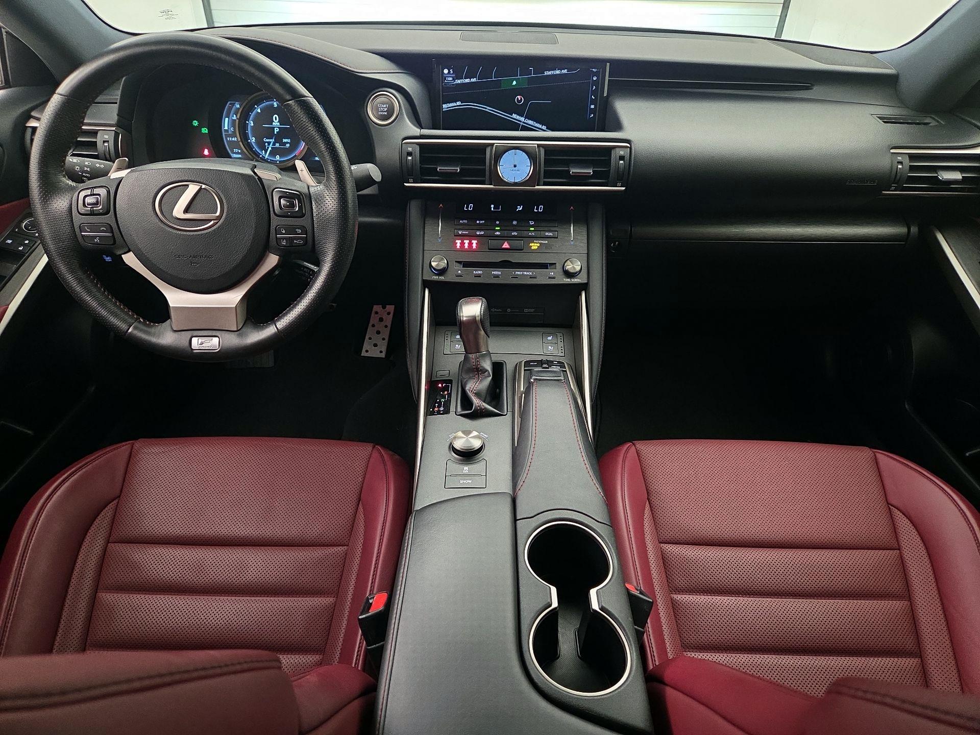 Thumbnail: 2019 Lexus IS - 9