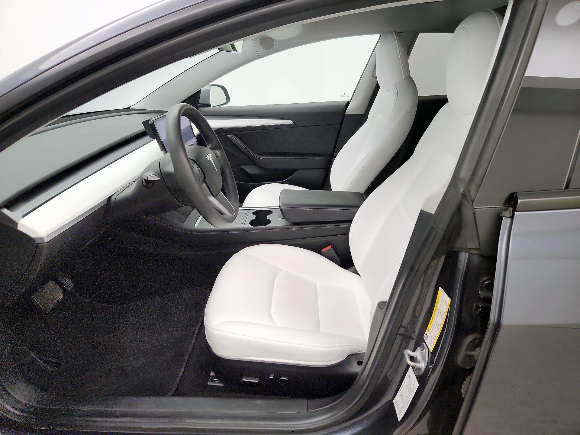 Thumbnail: 2022 Tesla Model 3 - 11