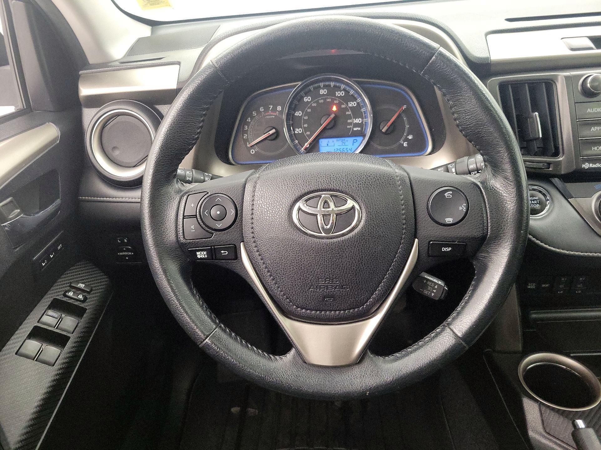 Thumbnail: 2015 Toyota RAV4 - 10