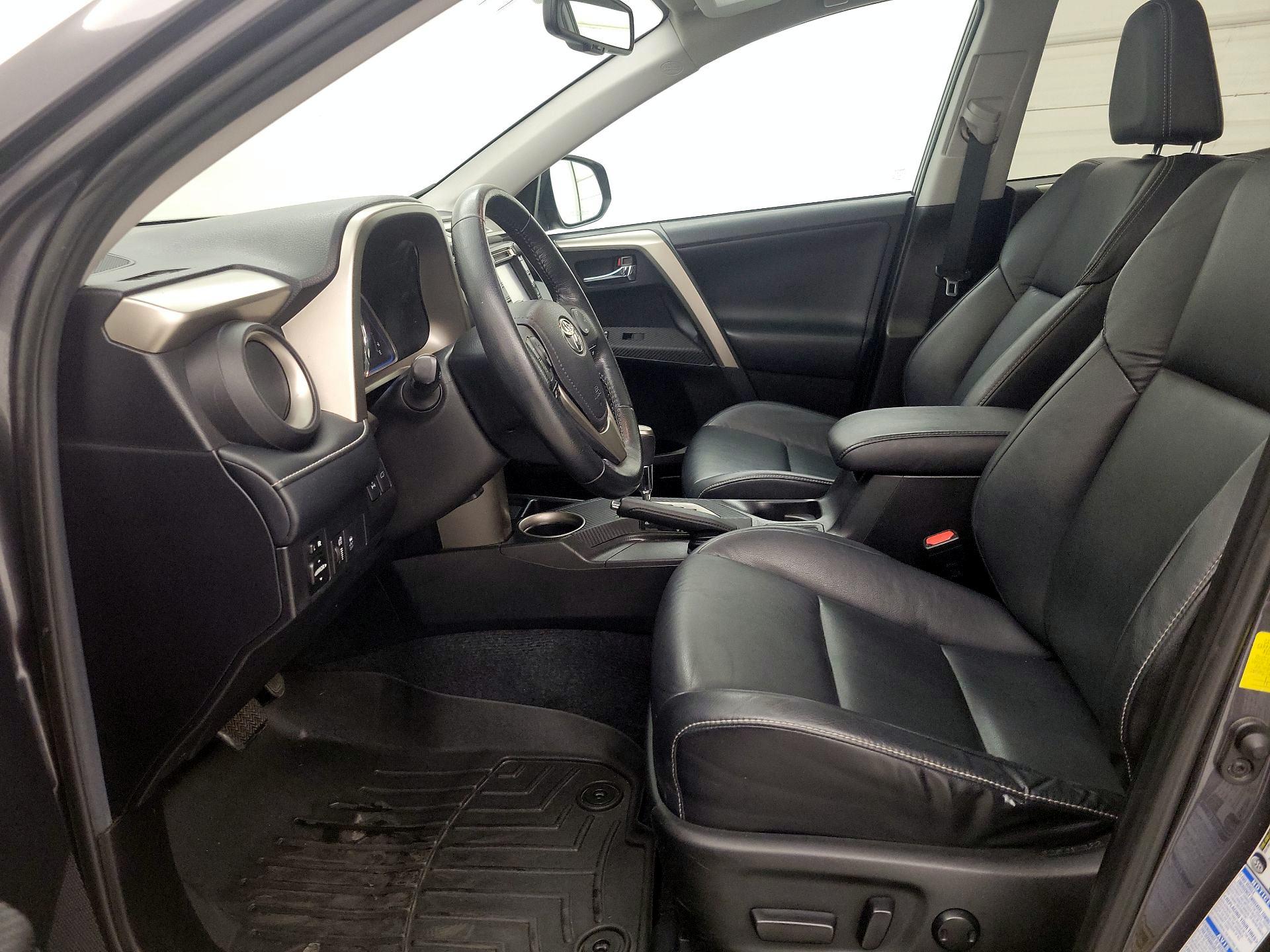 Thumbnail: 2015 Toyota RAV4 - 11
