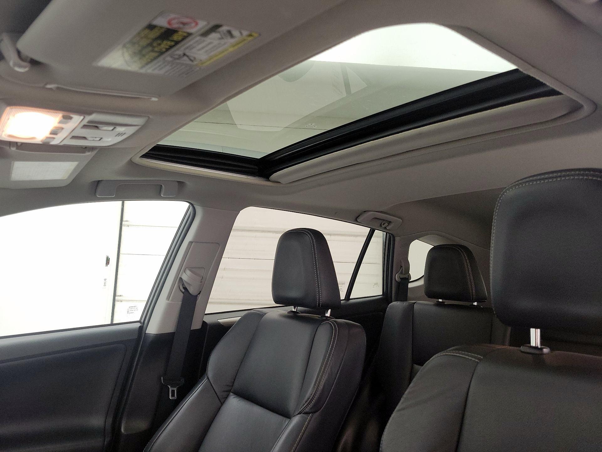 Thumbnail: 2015 Toyota RAV4 - 20
