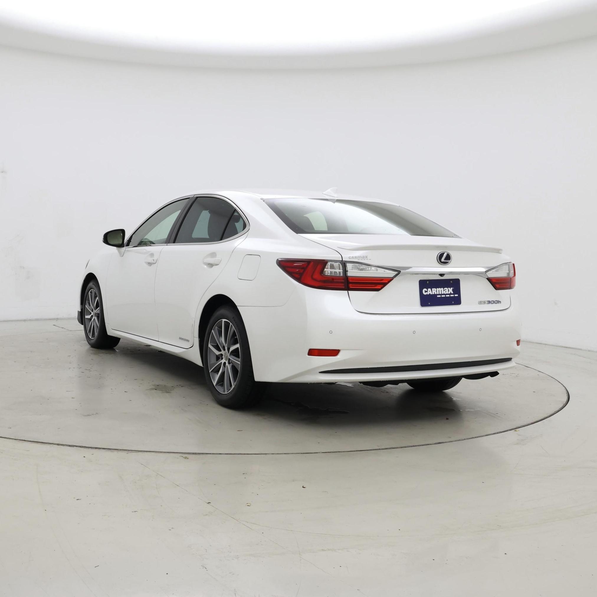 Thumbnail: 2017 Lexus ES - 2