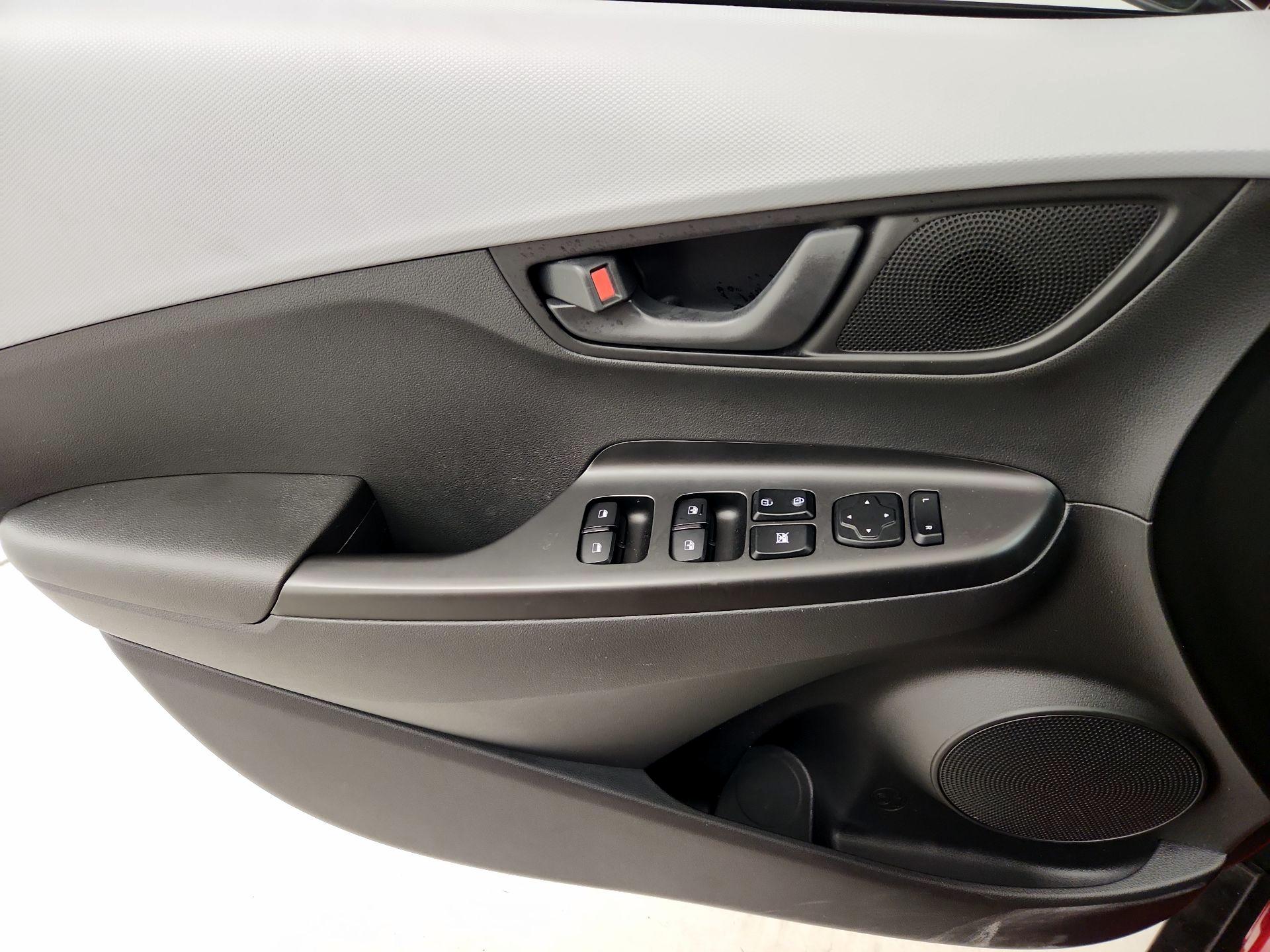 Thumbnail: 2020 Hyundai Kona - 12