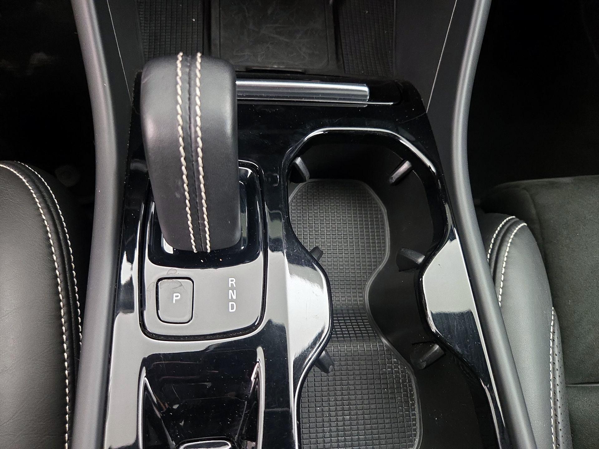 Thumbnail: 2020 Volvo XC40 - 18