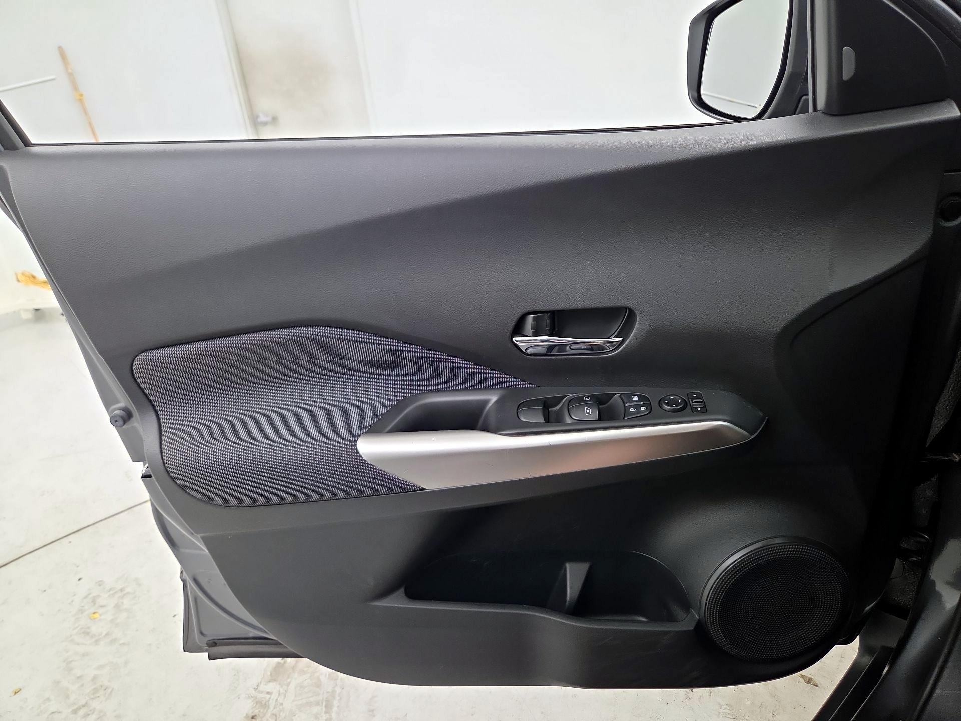 Thumbnail: 2019 Nissan Kicks - 12