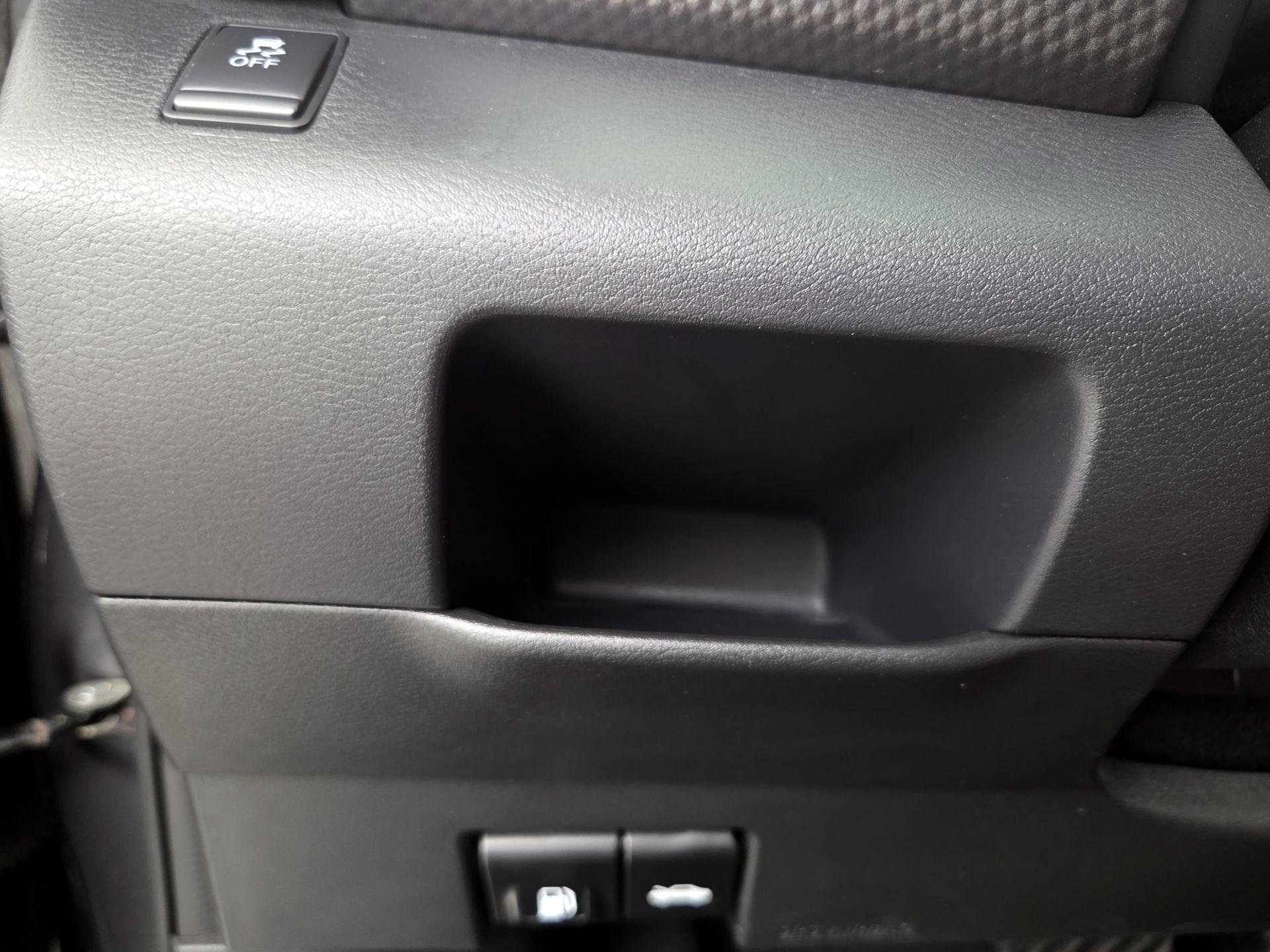Thumbnail: 2019 Nissan Kicks - 13