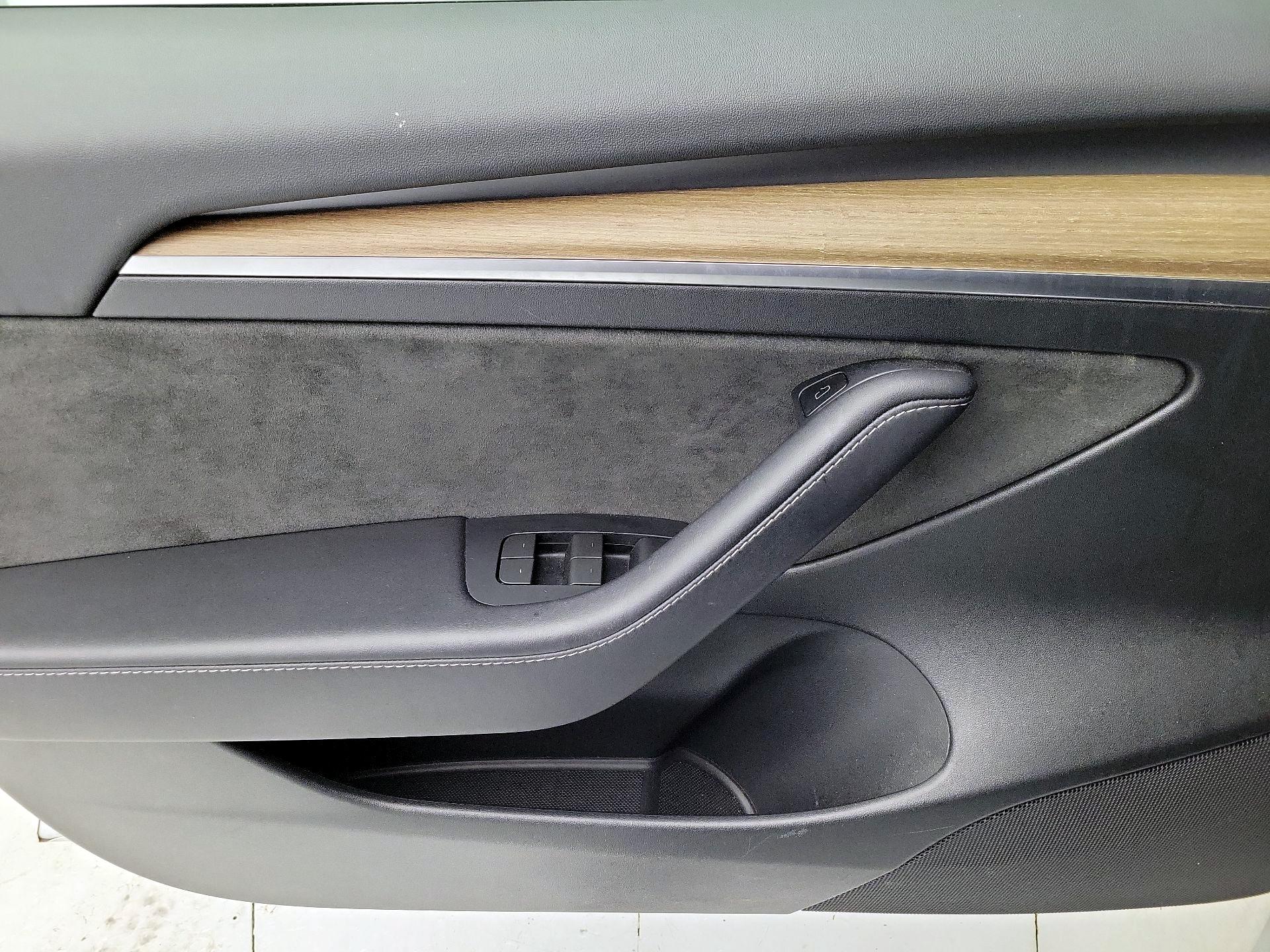 Thumbnail: 2023 Tesla Model 3 - 12