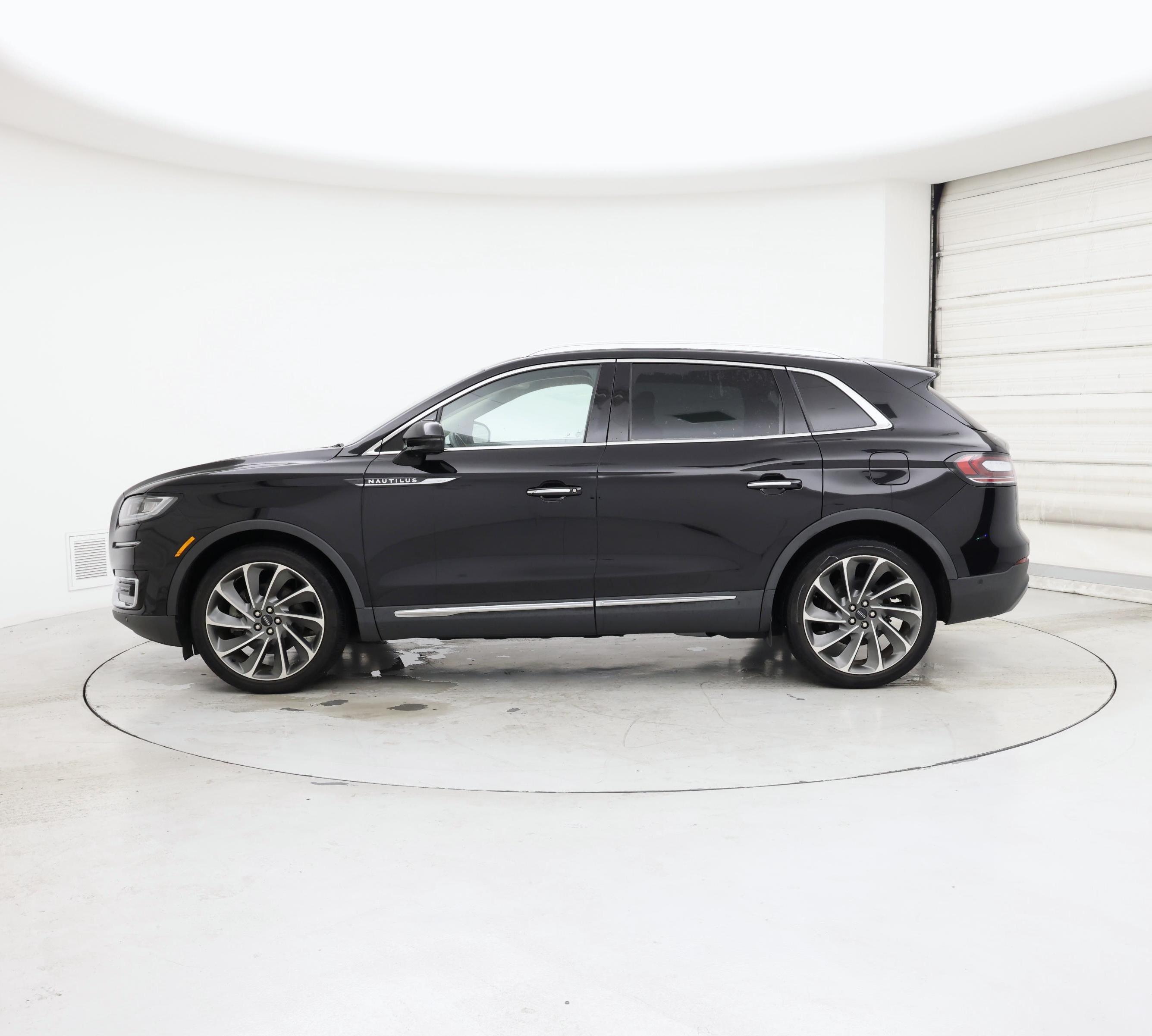 Thumbnail: 2020 Lincoln Nautilus - 3
