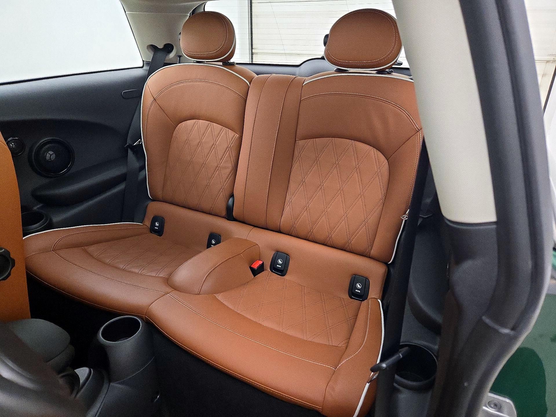 Thumbnail: 2021 MINI Cooper Hardtop - 18