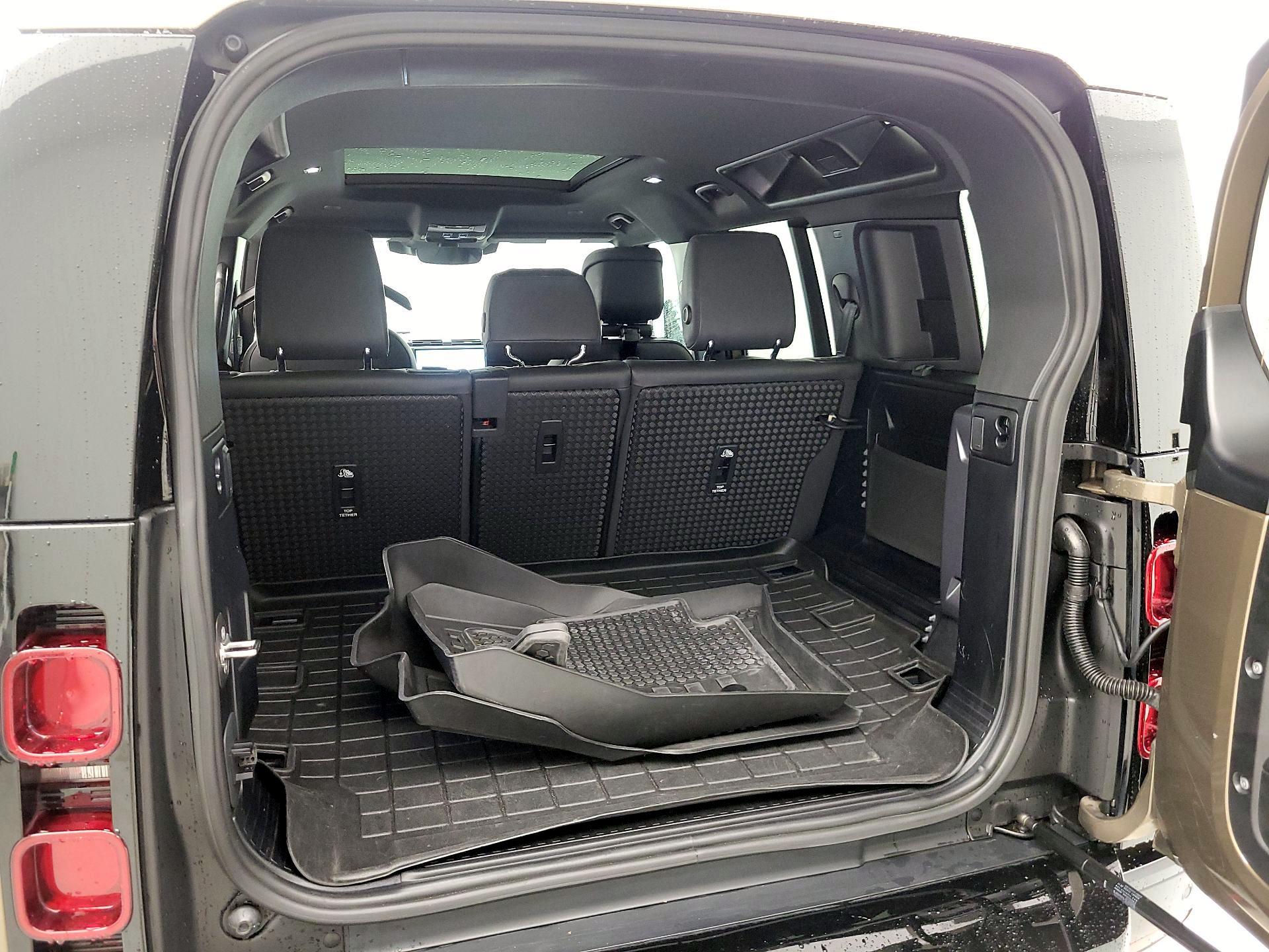 Thumbnail: 2023 Land Rover Defender - 20