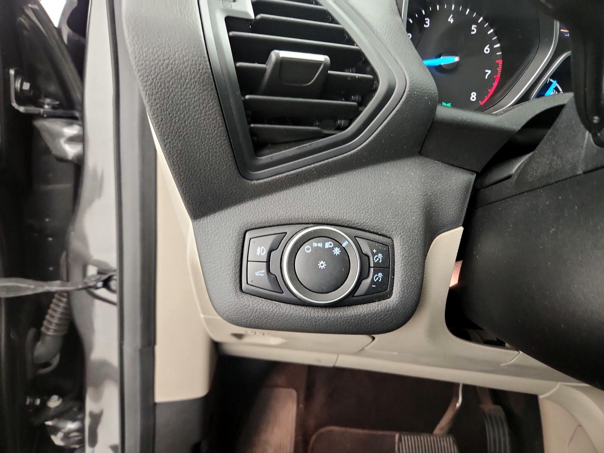 Thumbnail: 2019 Ford Escape - 11