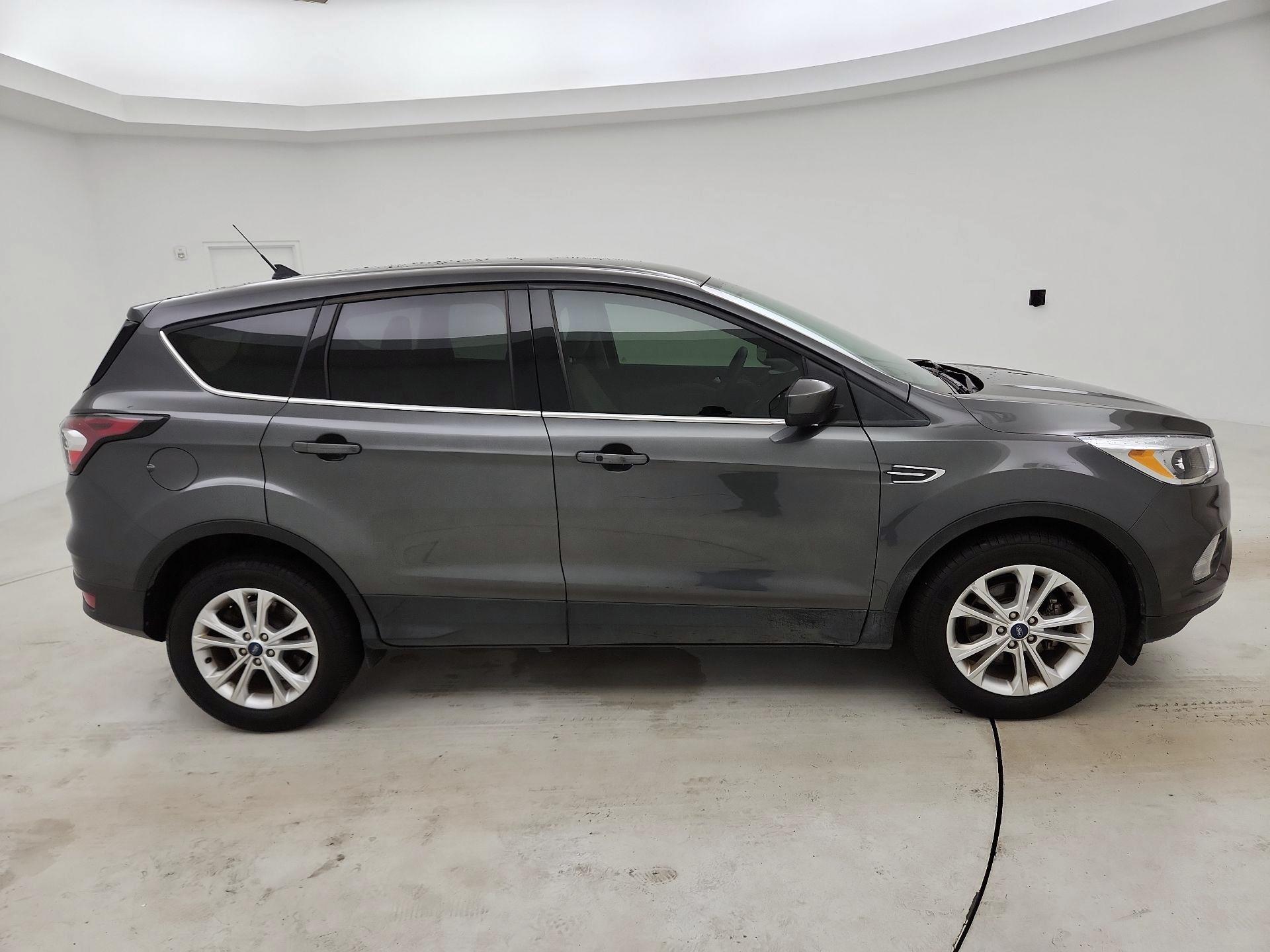 Thumbnail: 2019 Ford Escape - 4