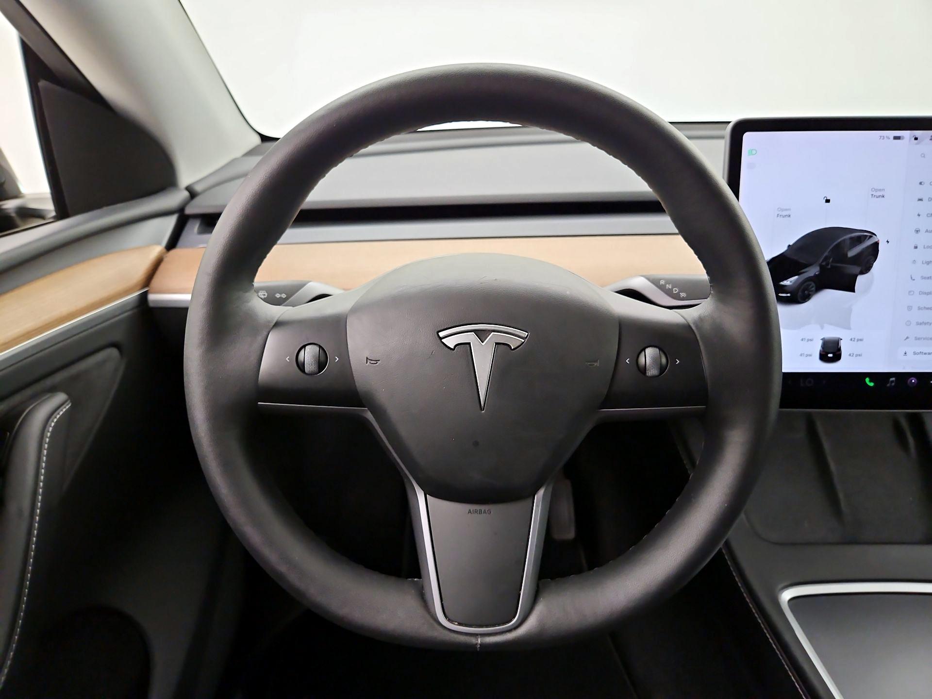 Thumbnail: 2023 Tesla Model Y - 10