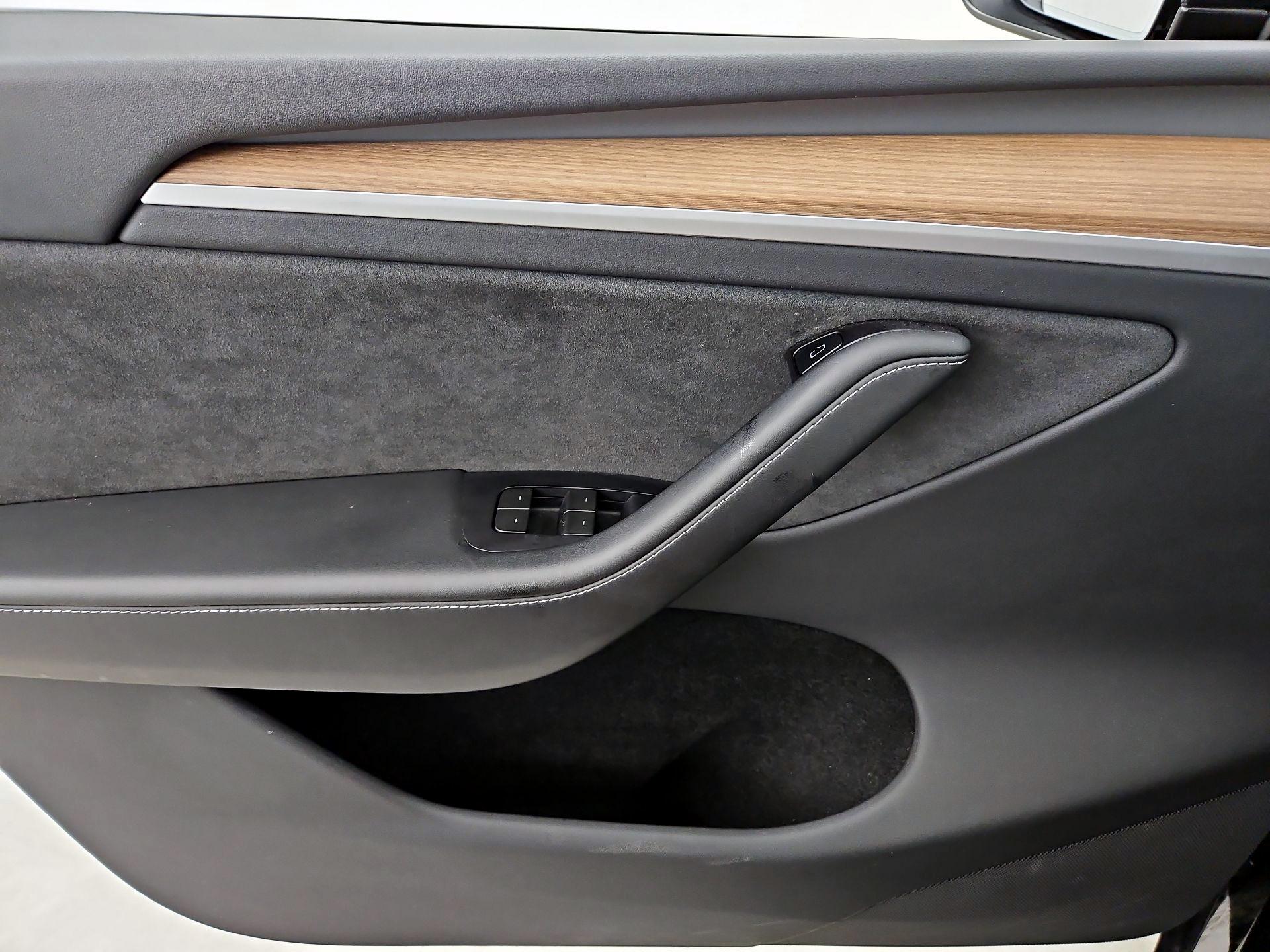 Thumbnail: 2023 Tesla Model Y - 12