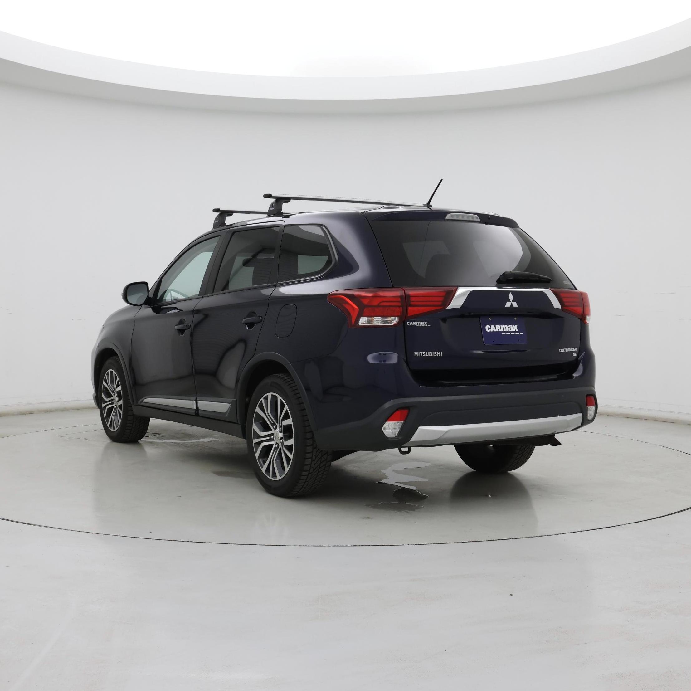 Thumbnail: 2016 Mitsubishi Outlander - 2