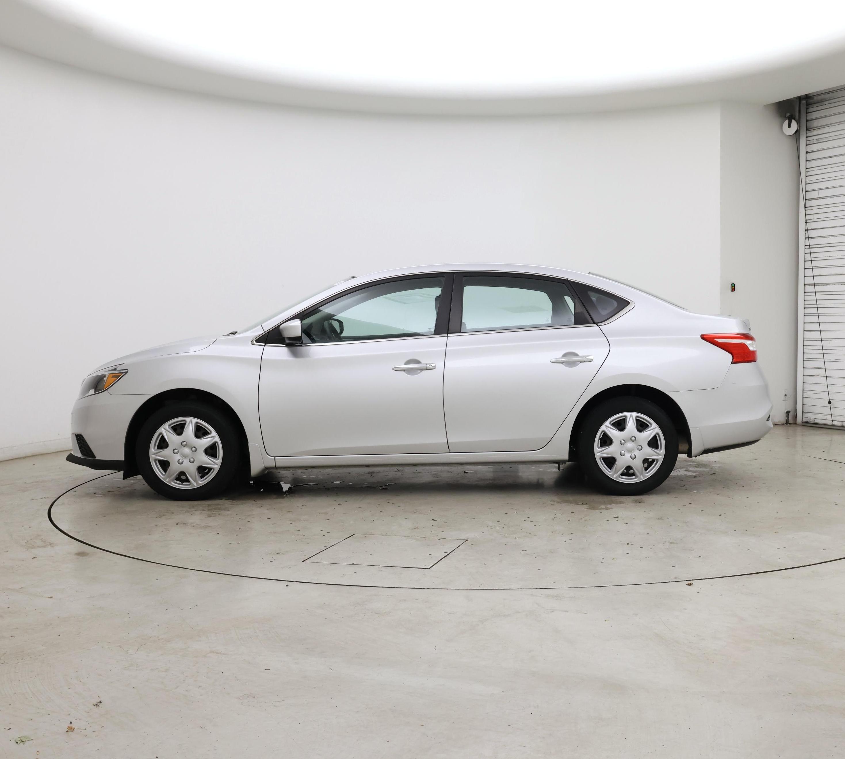 Thumbnail: 2019 Nissan Sentra - 3