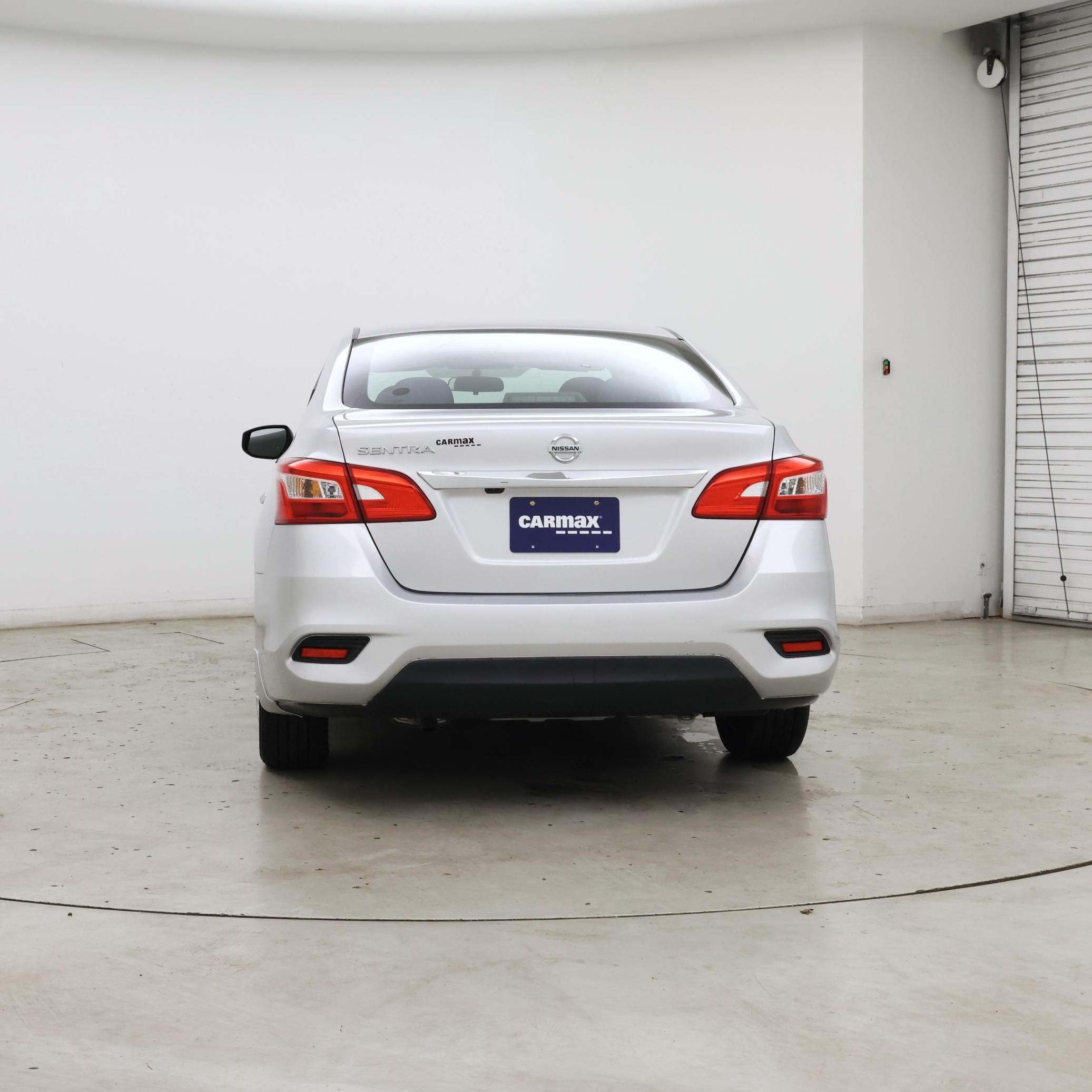 Thumbnail: 2019 Nissan Sentra - 6