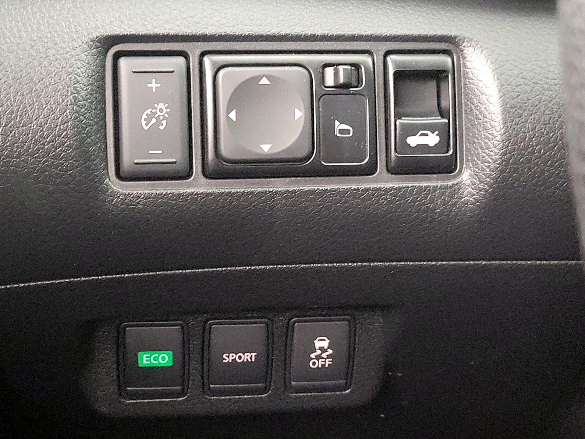 Thumbnail: 2016 Nissan Sentra - 13