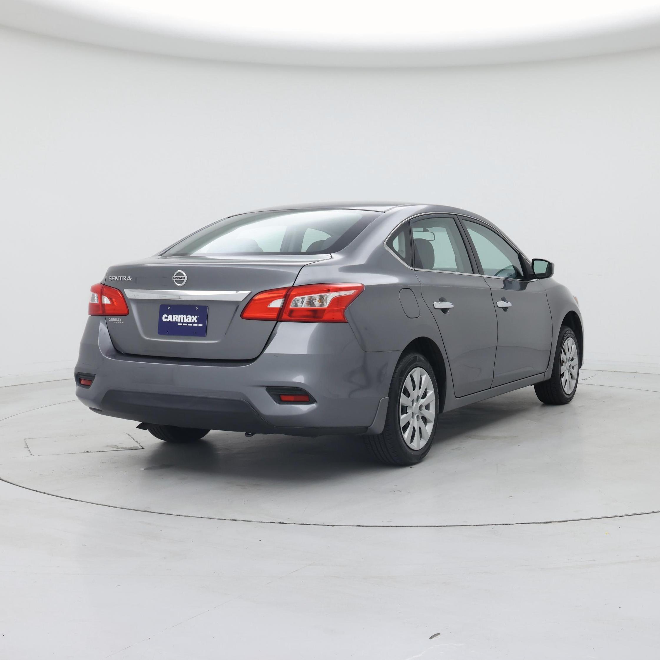 Thumbnail: 2016 Nissan Sentra - 8