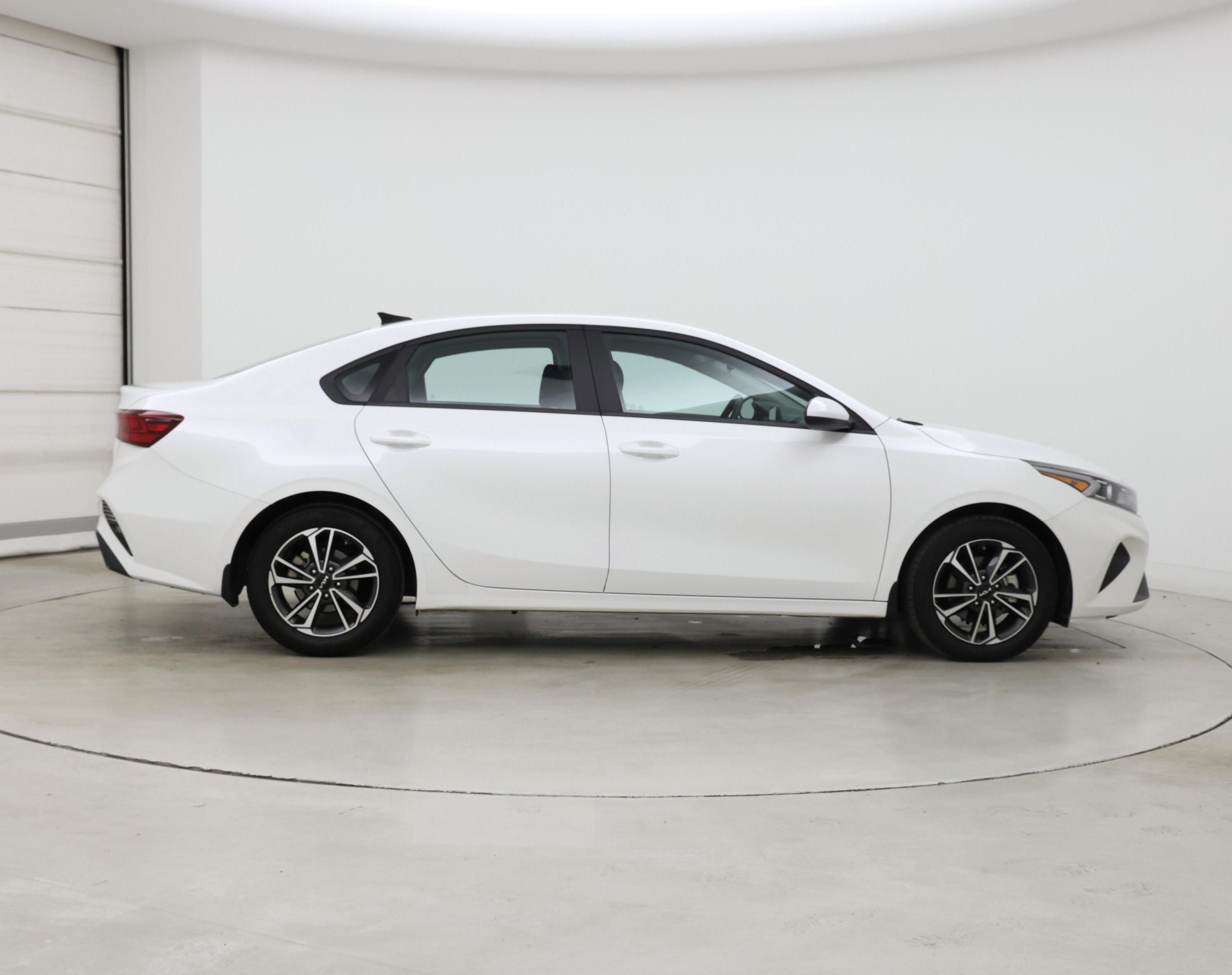 Thumbnail: 2023 Kia Forte - 7