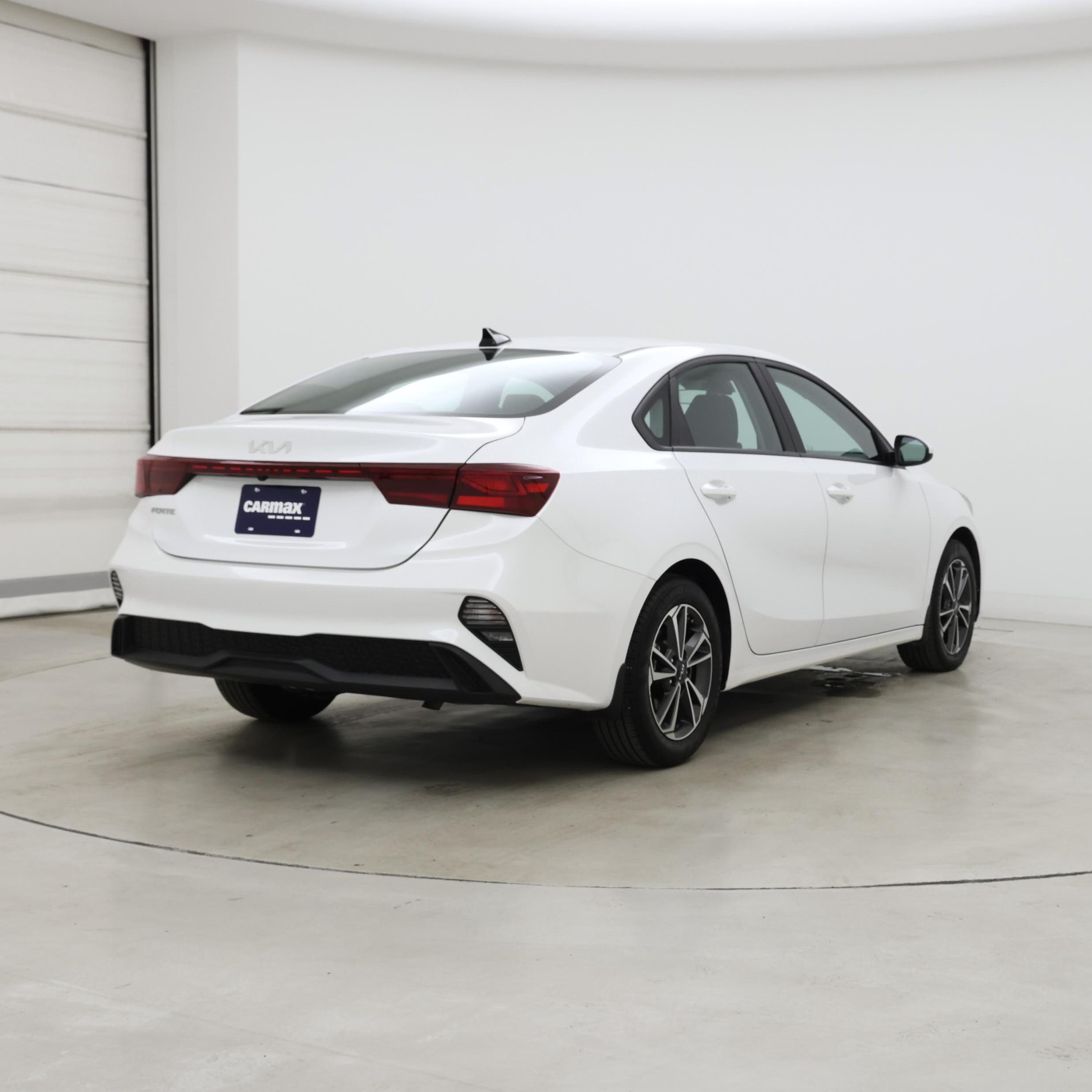 Thumbnail: 2023 Kia Forte - 8