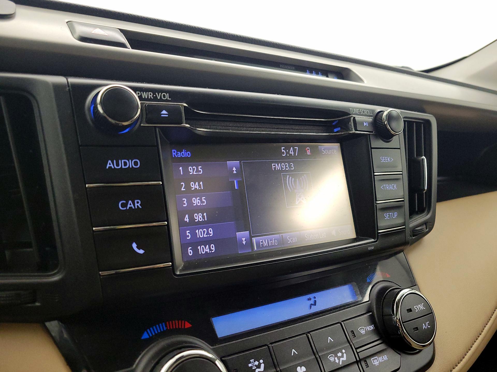 Thumbnail: 2018 Toyota RAV4 - 15