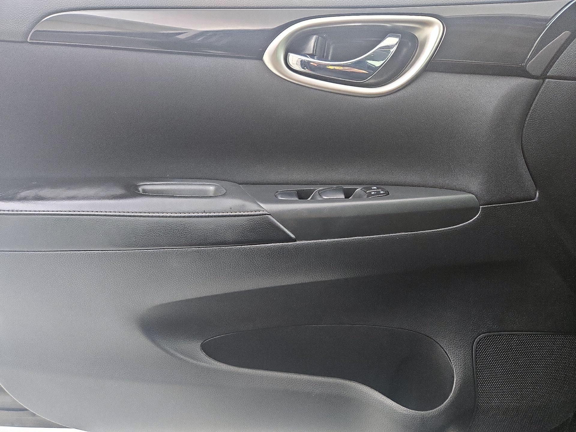 Thumbnail: 2017 Nissan Sentra - 12