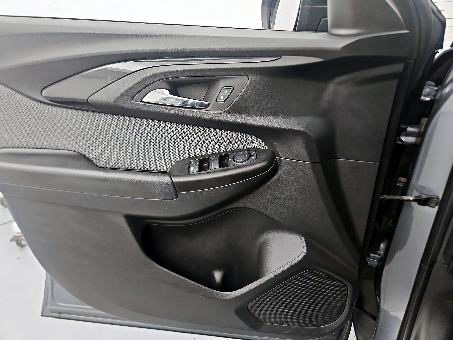 Thumbnail: 2021 Chevrolet TrailBlazer - 12