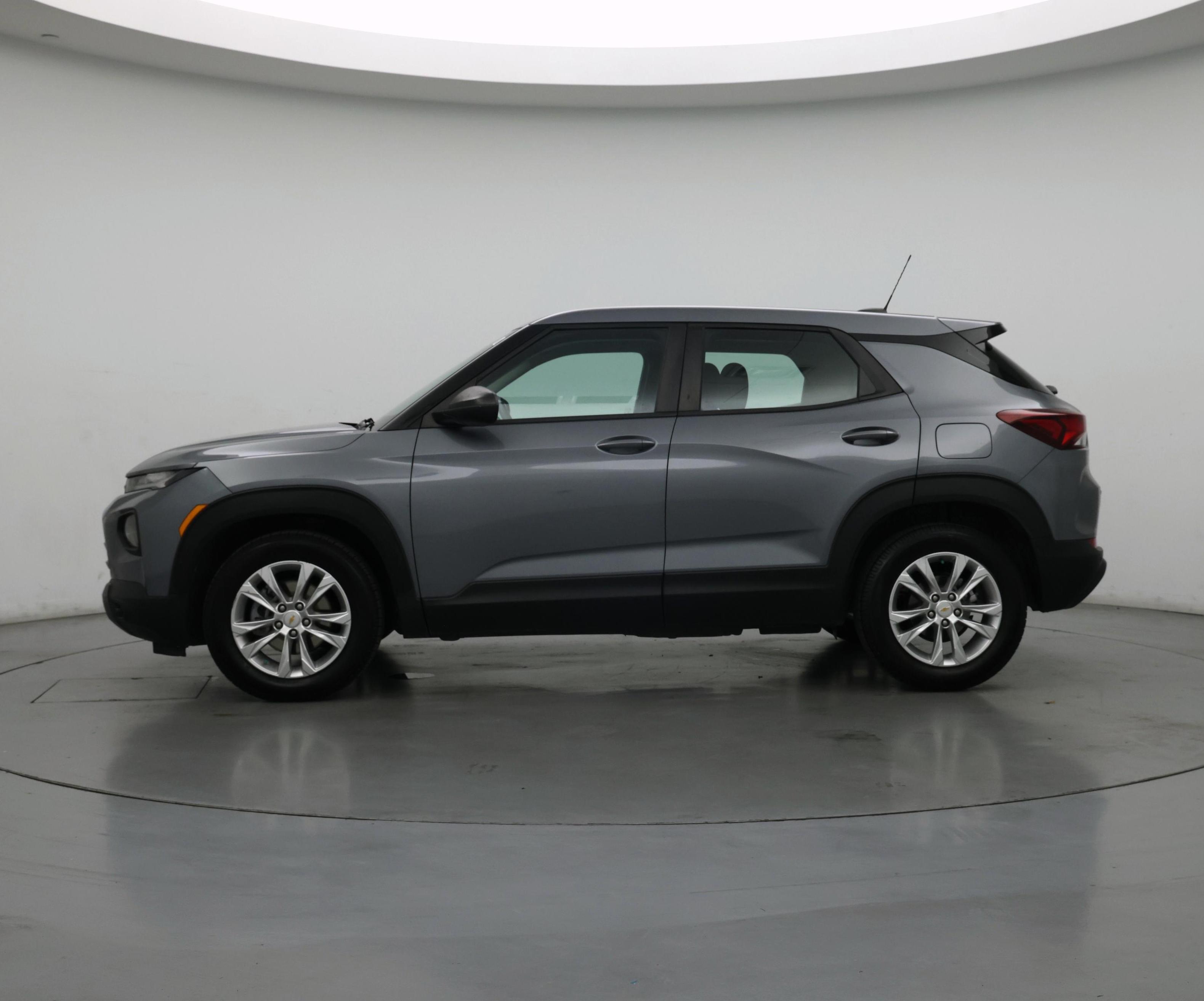 Thumbnail: 2021 Chevrolet TrailBlazer - 3