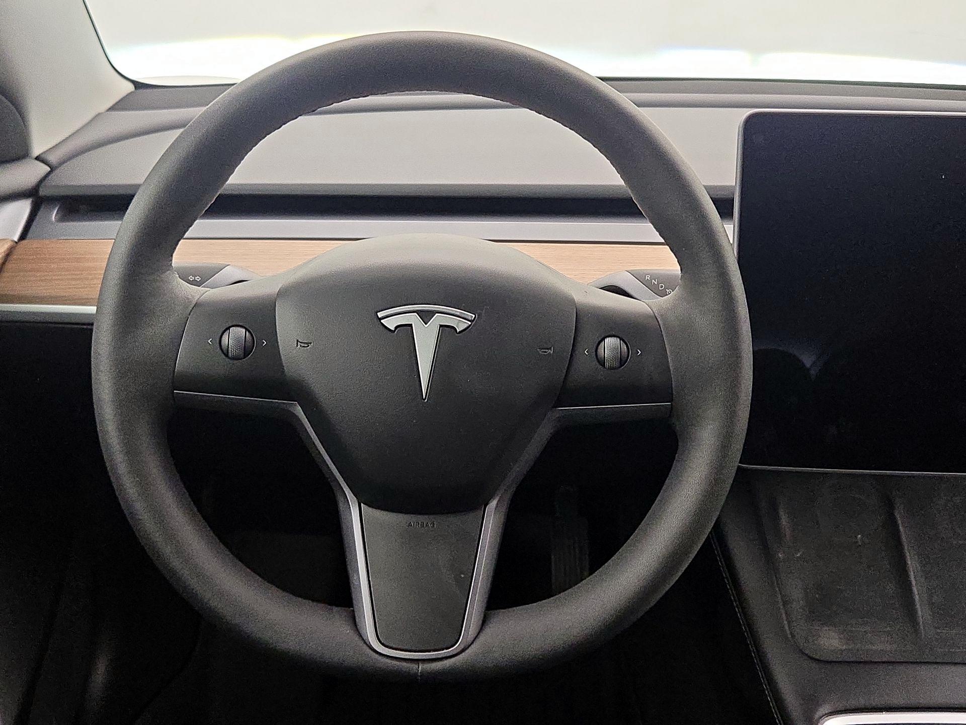 Thumbnail: 2023 Tesla Model 3 - 10