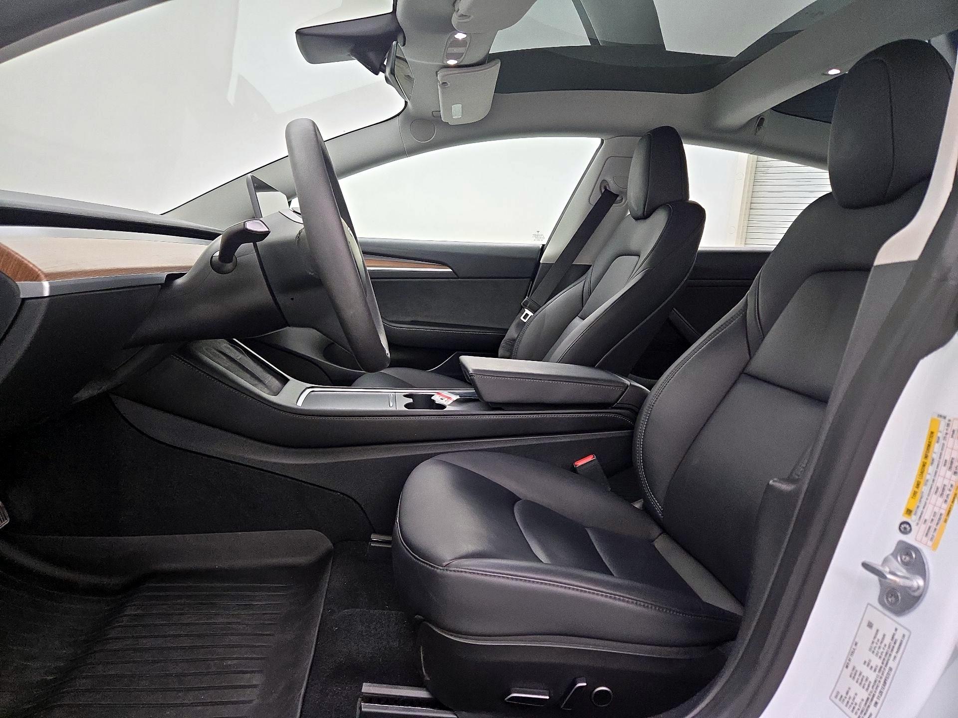 Thumbnail: 2023 Tesla Model 3 - 11