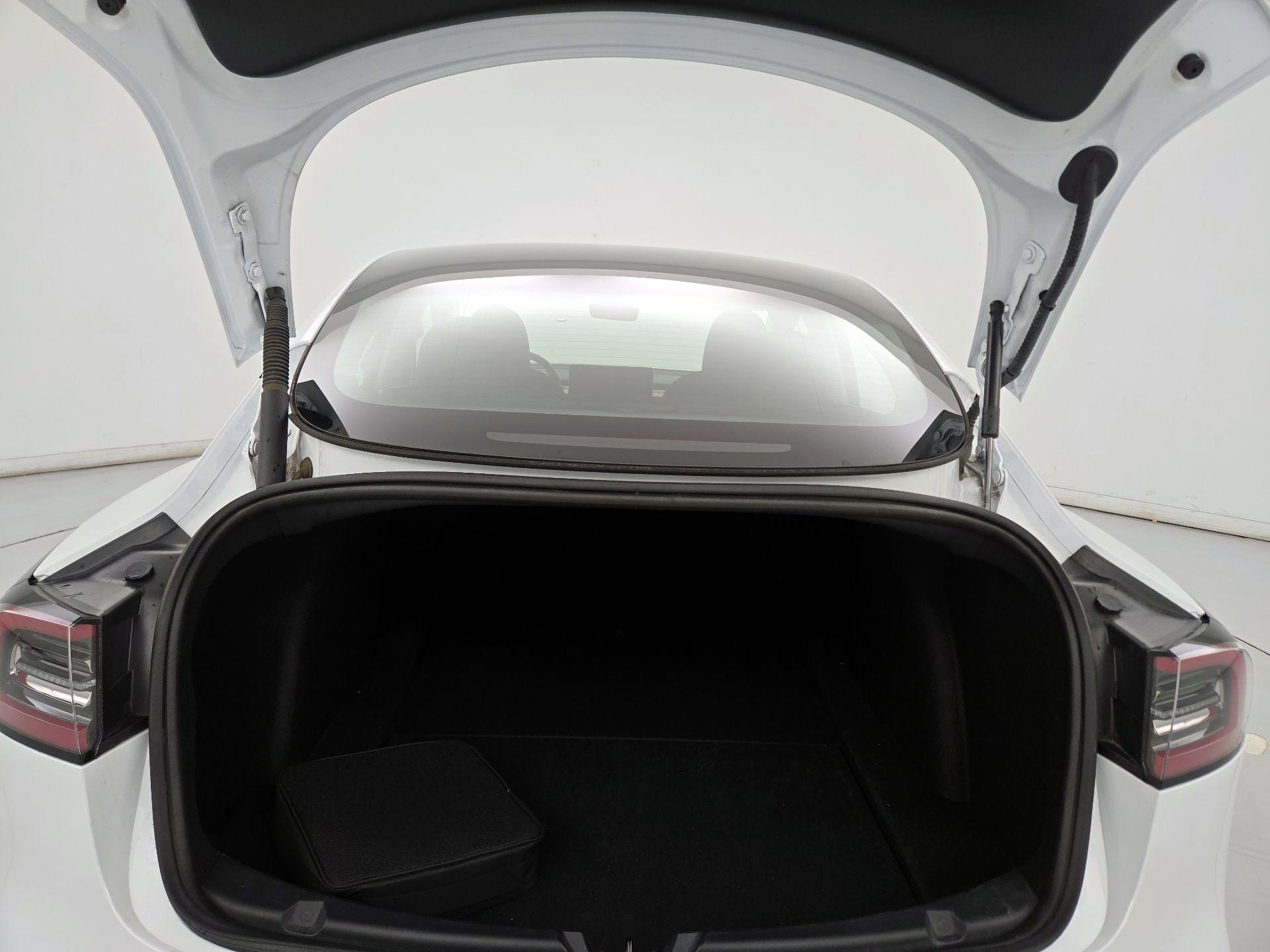 Thumbnail: 2023 Tesla Model 3 - 20