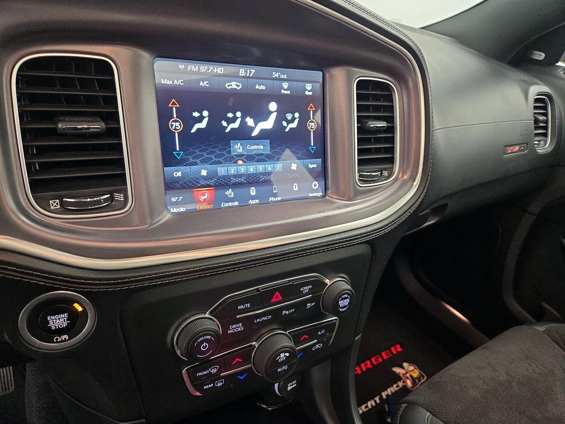 Thumbnail: 2020 Dodge Charger - 16