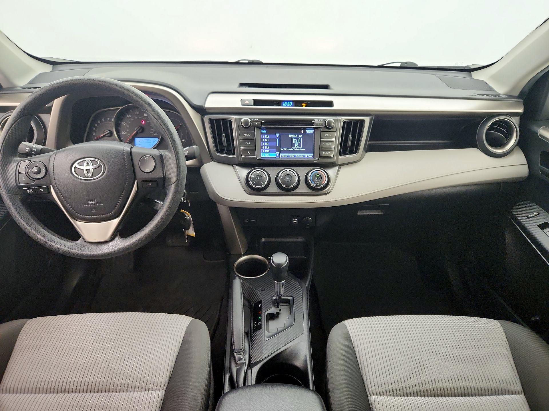 Thumbnail: 2015 Toyota RAV4 - 9