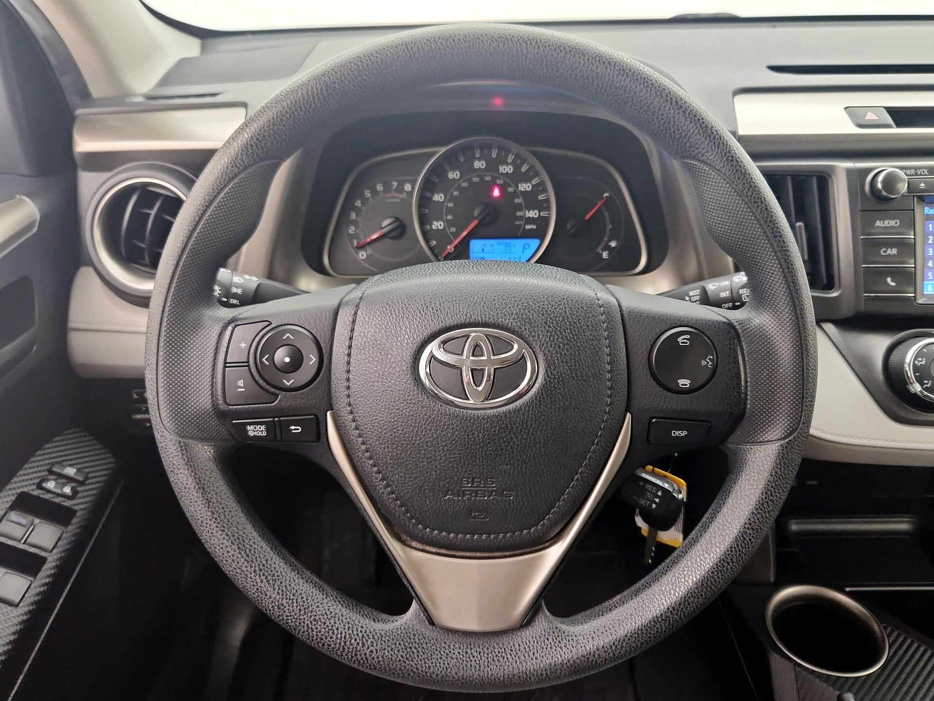 Thumbnail: 2015 Toyota RAV4 - 10