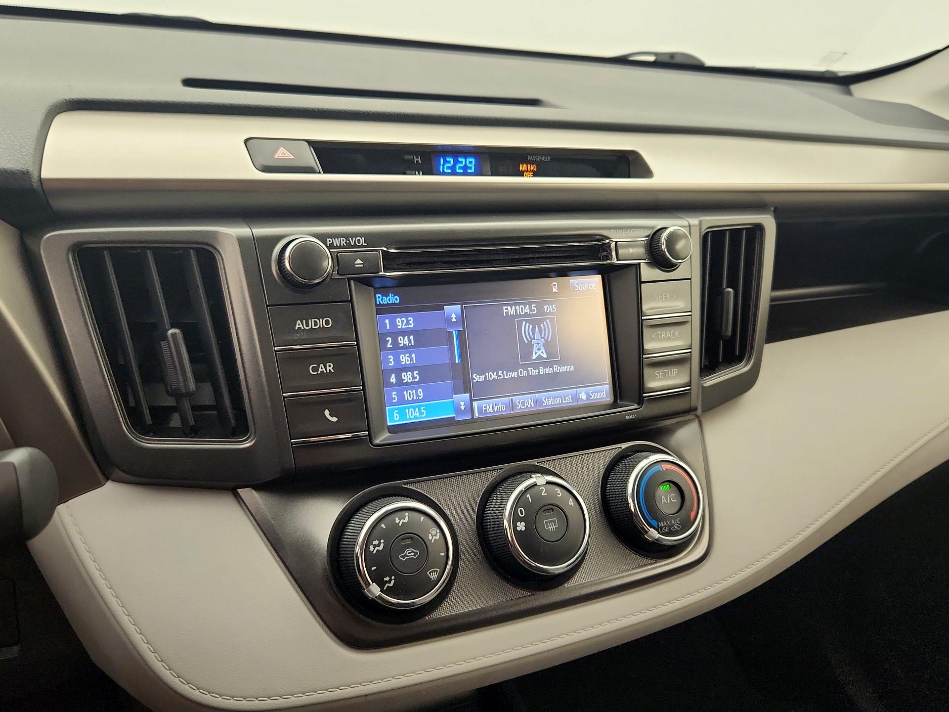 Thumbnail: 2015 Toyota RAV4 - 15