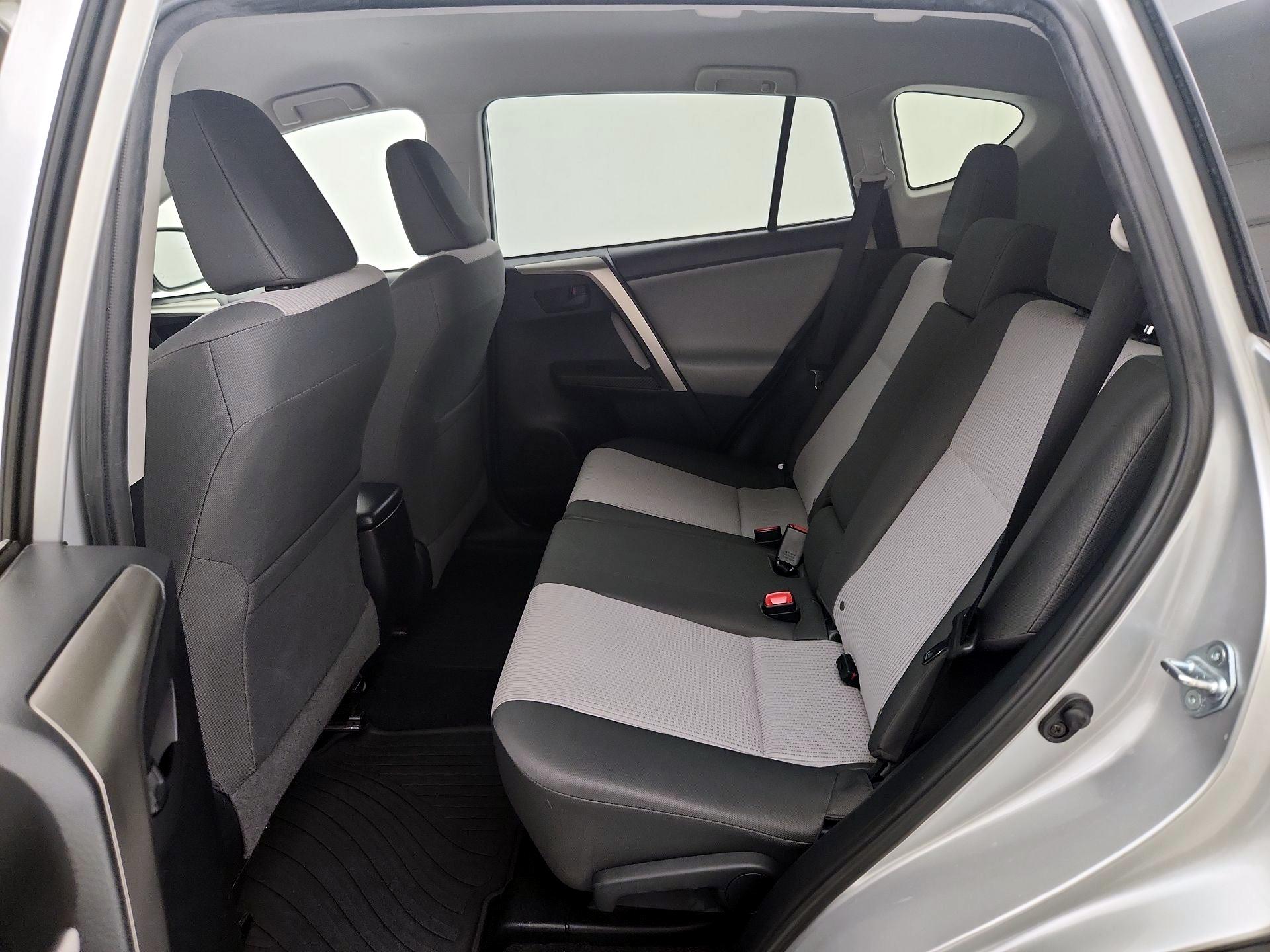 Thumbnail: 2015 Toyota RAV4 - 19