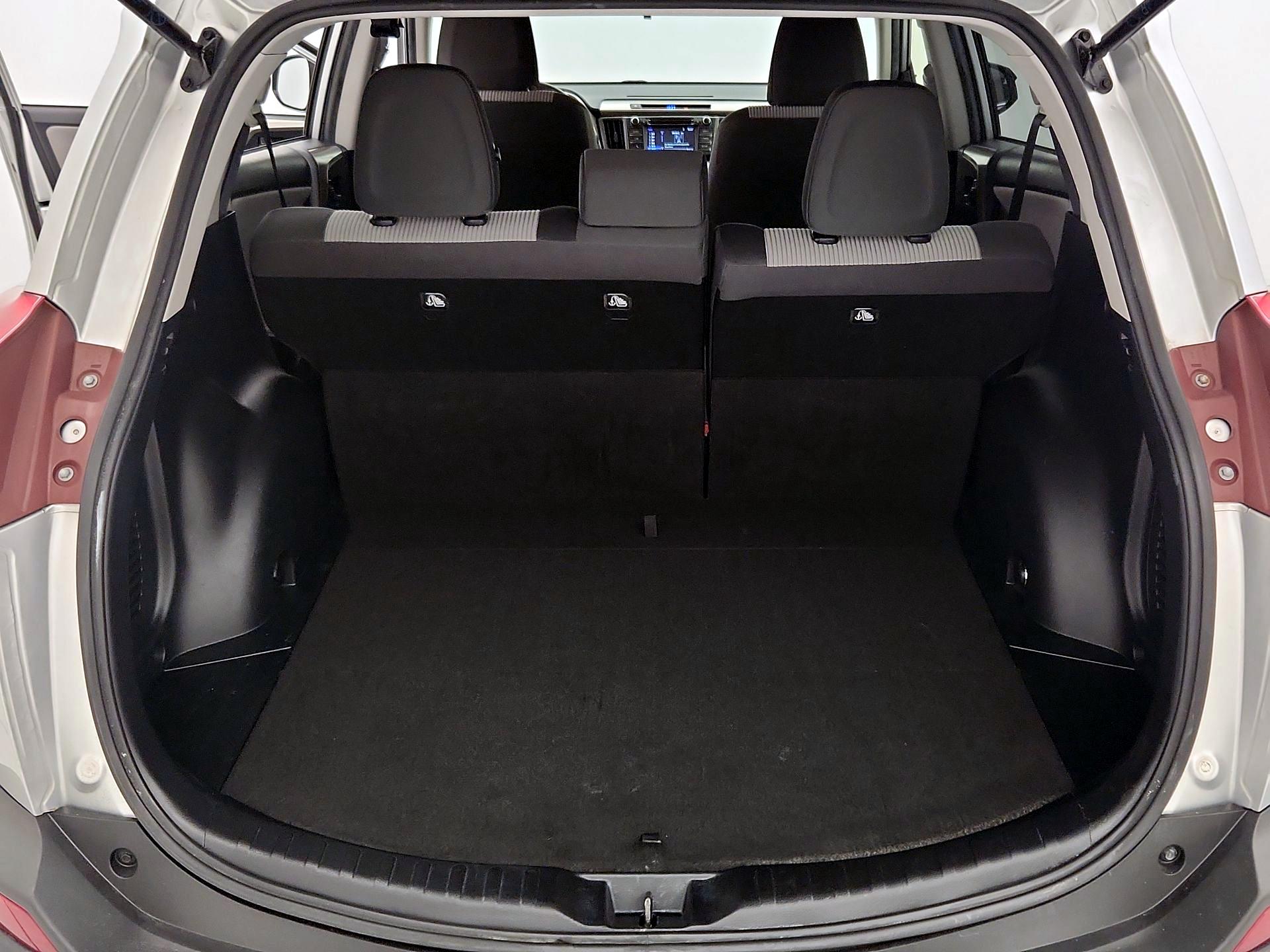Thumbnail: 2015 Toyota RAV4 - 20
